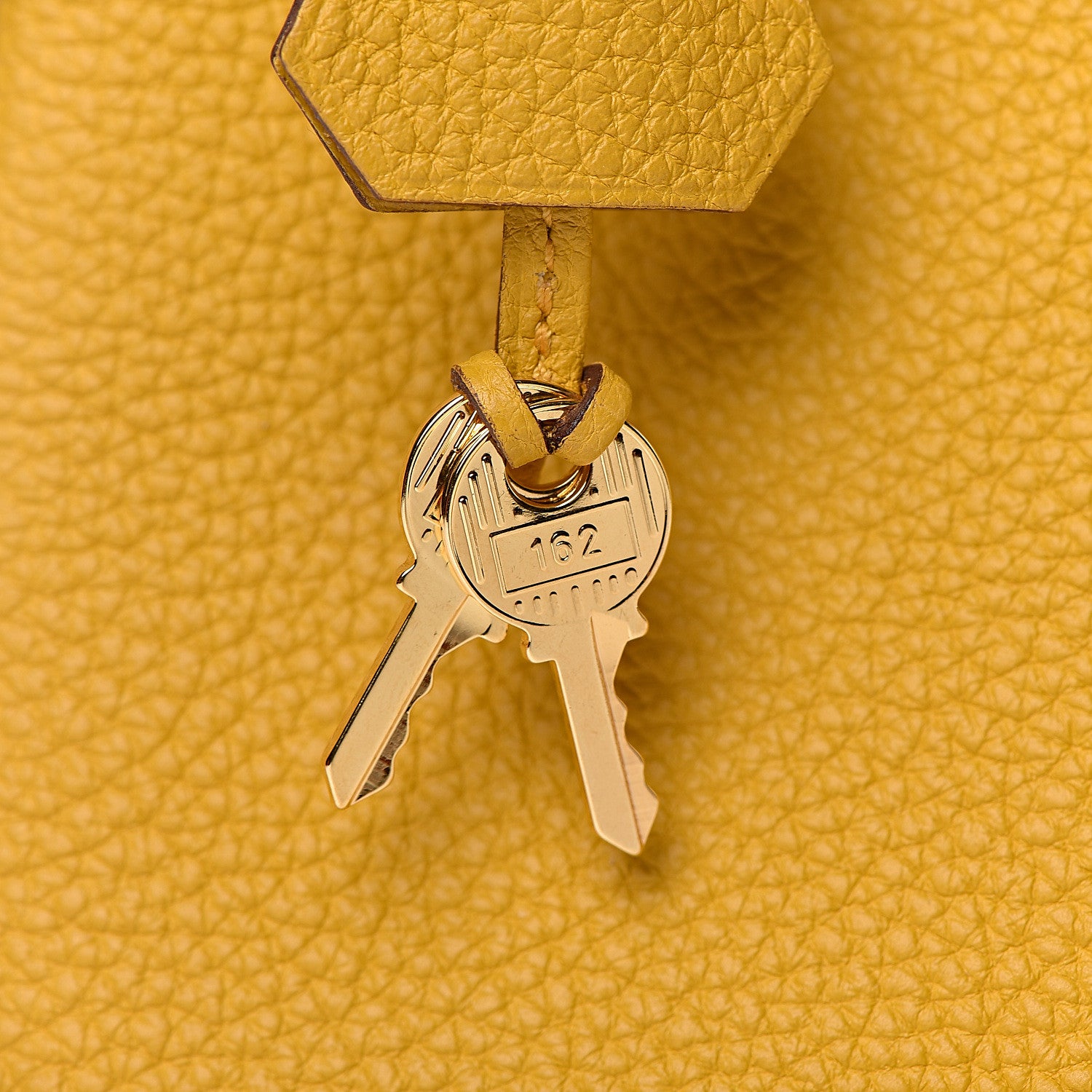Hermes Togo Kelly Retourne 28 Jaune Ambre 21 of 42