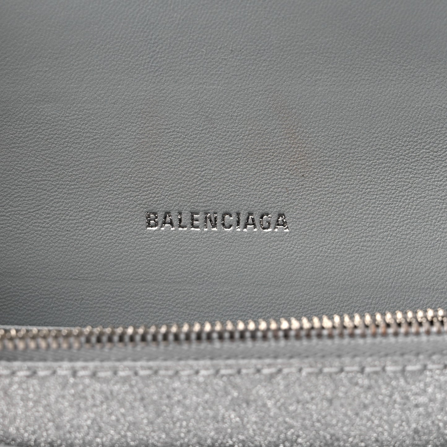 Sparkling Fabric XS Hourglass Wallet On Chain Silver