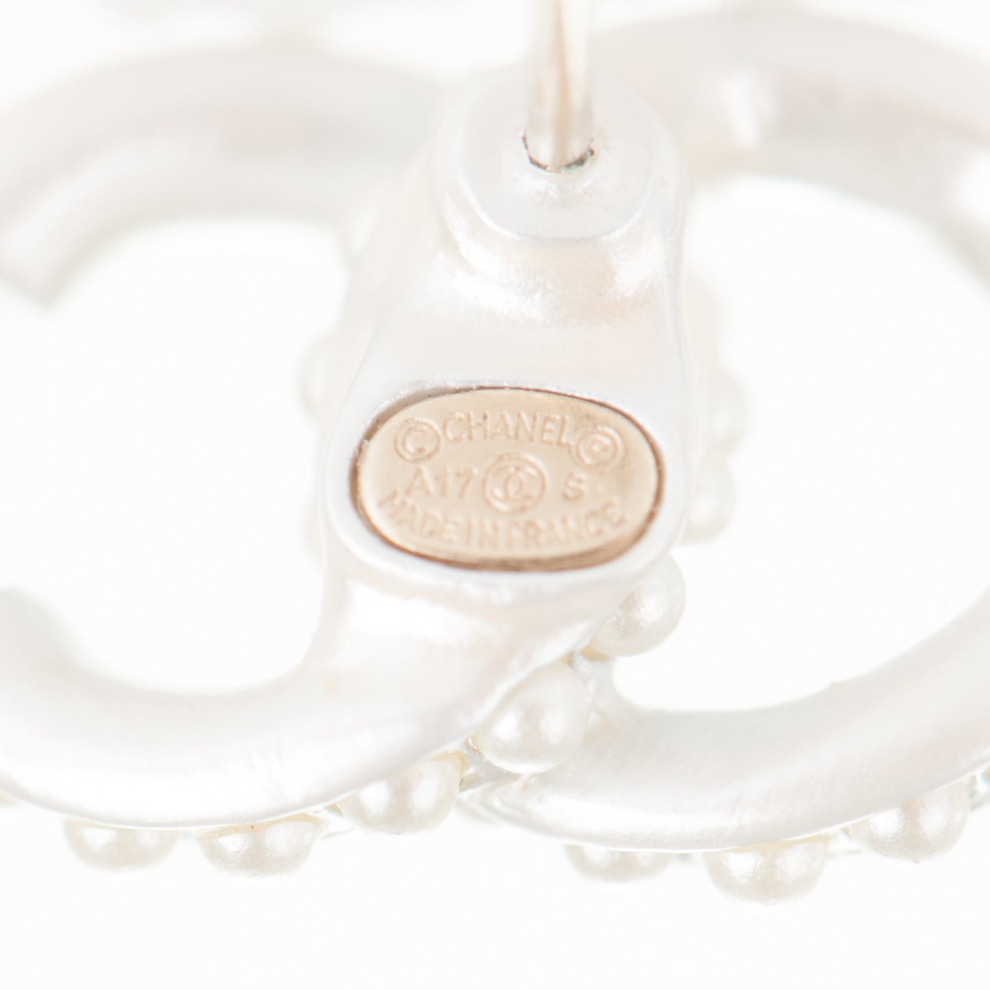 Pearl CC Earrings Gold Pearly White