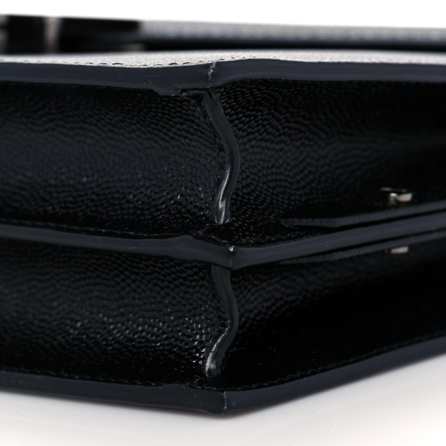 Saint Laurent Grain De Poudre Monogram Cassandra Clasp Bag Black 10 of 10