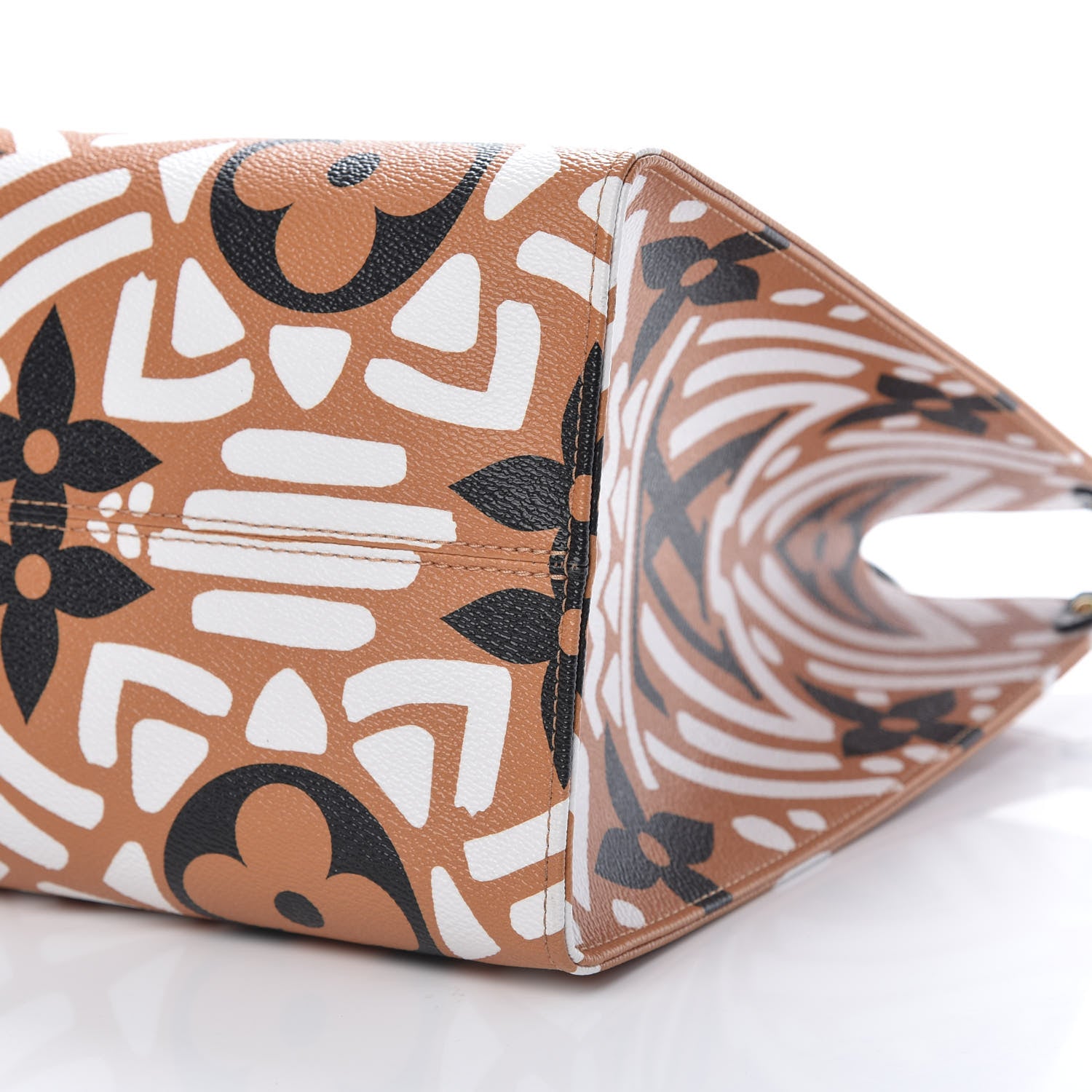 Louis Vuitton Monogram Giant Crafty Onthego GM Crème Caramel 10 of 10