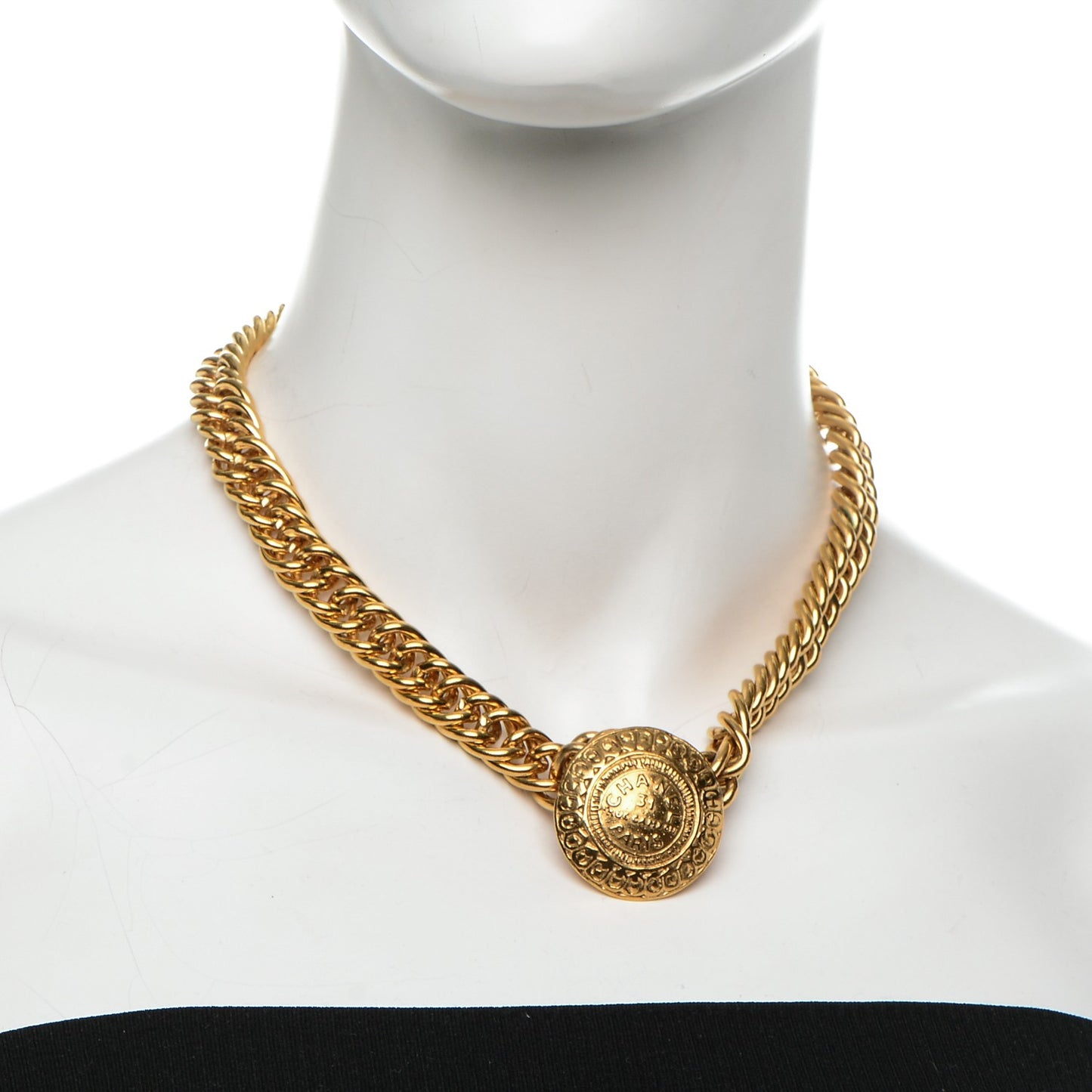 Chain Short Necklace Gold