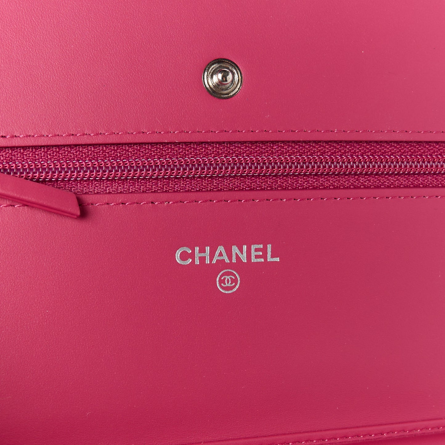Caviar Timeless CC Wallet on Chain WOC Dark Pink