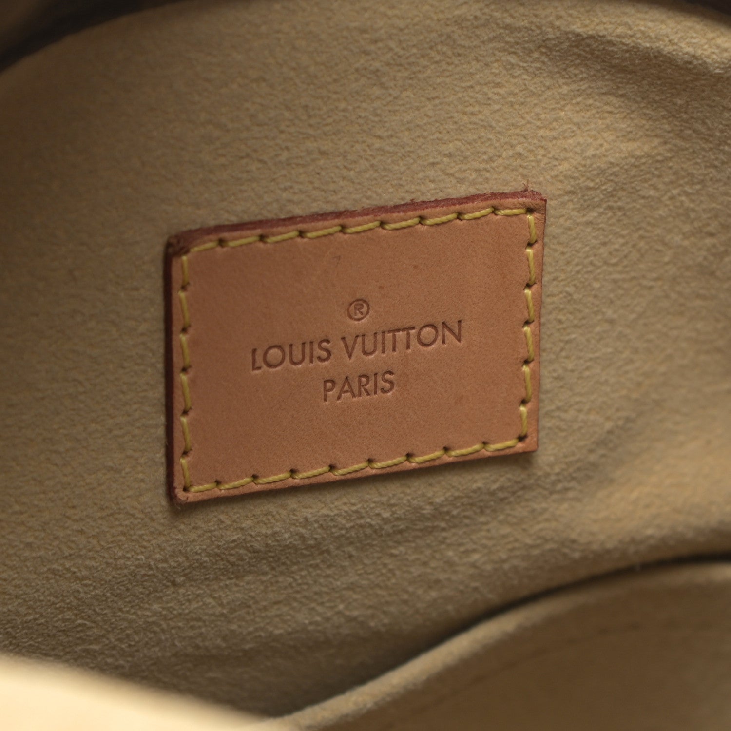 Louis Vuitton Monogram Artsy MM 6 of 14