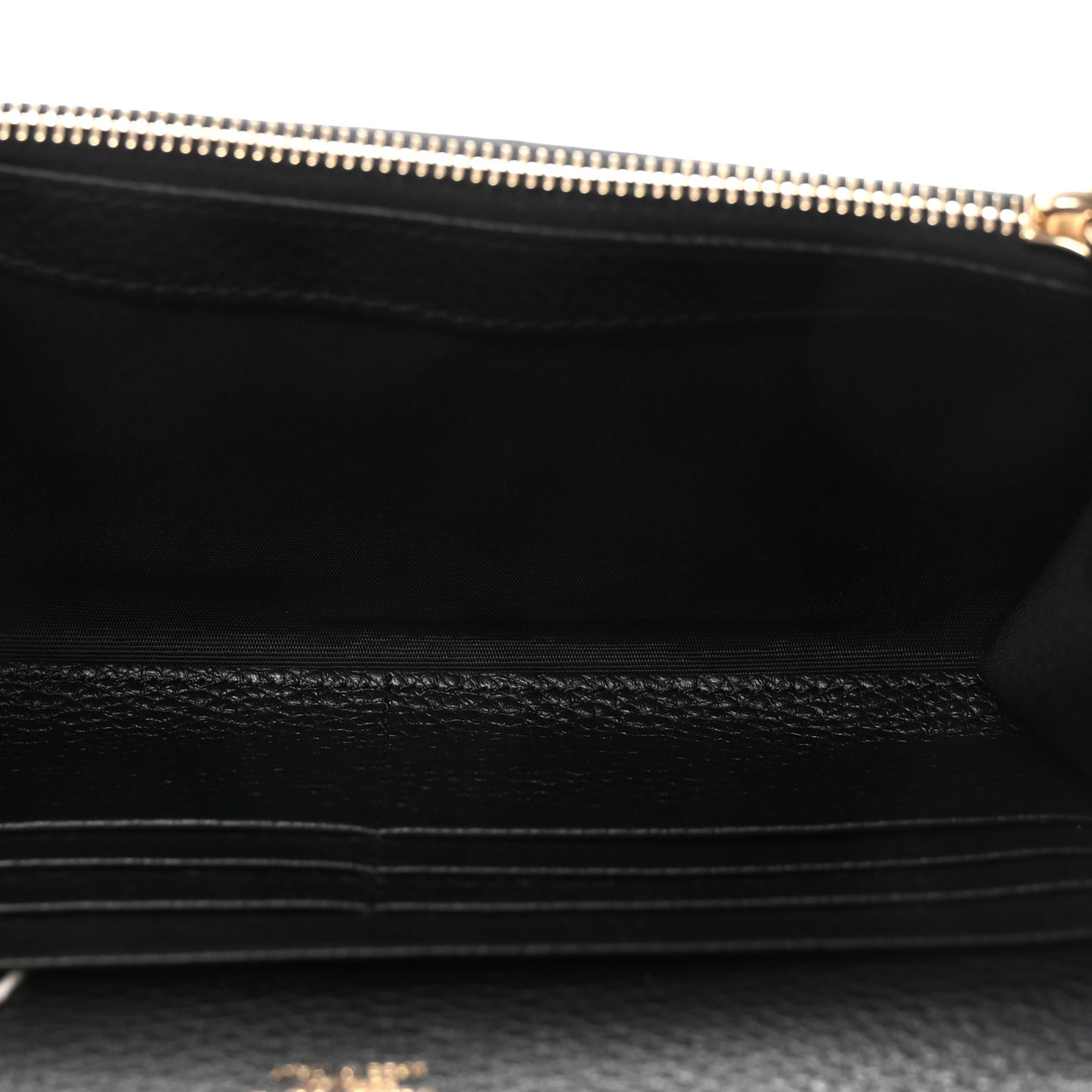 Pebbled Calfskin Rockstud Flip Lock Wallet On Chain Black