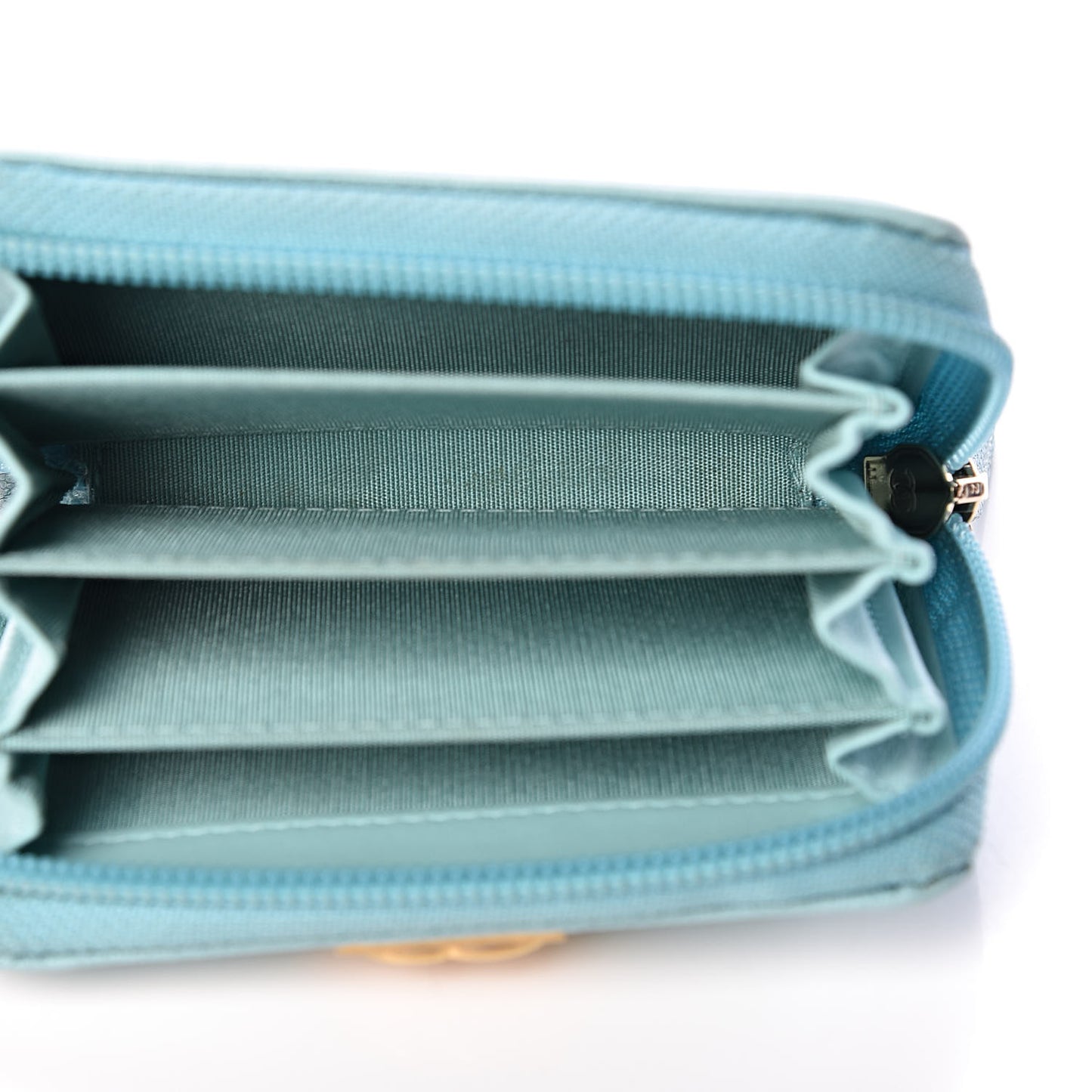 Caviar Quilted Boy Zip Around Card Holder Light Blue
