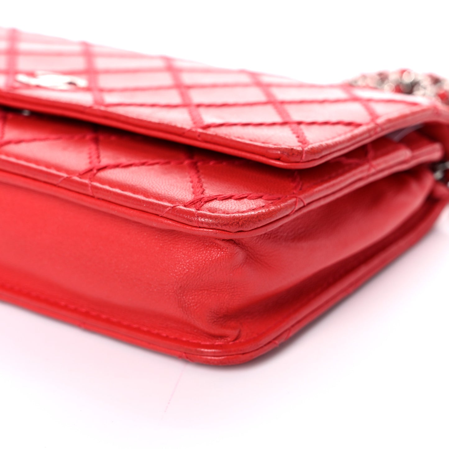 Calfskin Diamond Stitch Wallet On Chain WOC Red