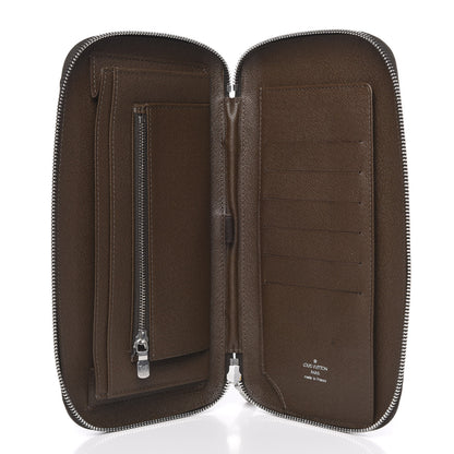 Louis Vuitton Taiga Atoll Travel Organizer Grizzli 5 of 10