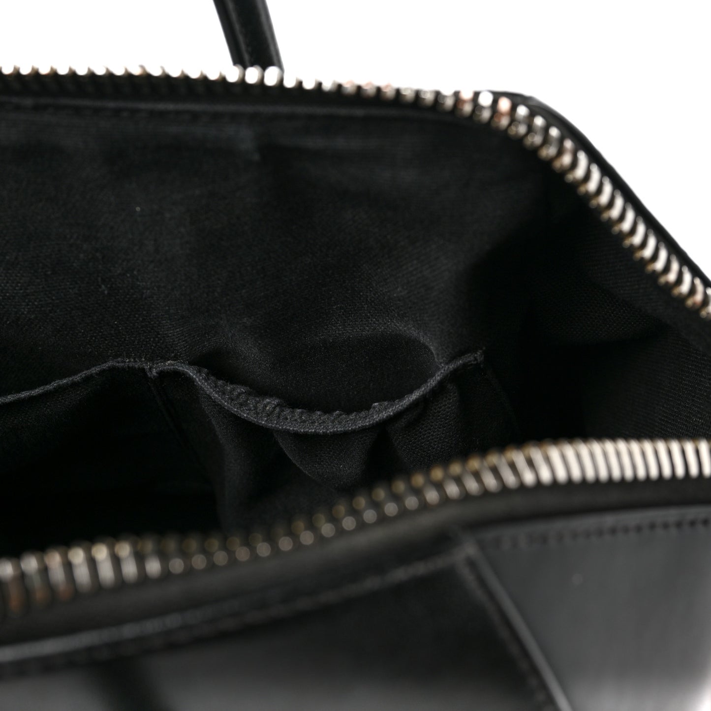 Shiny Lord Calfskin Medium Antigona Black