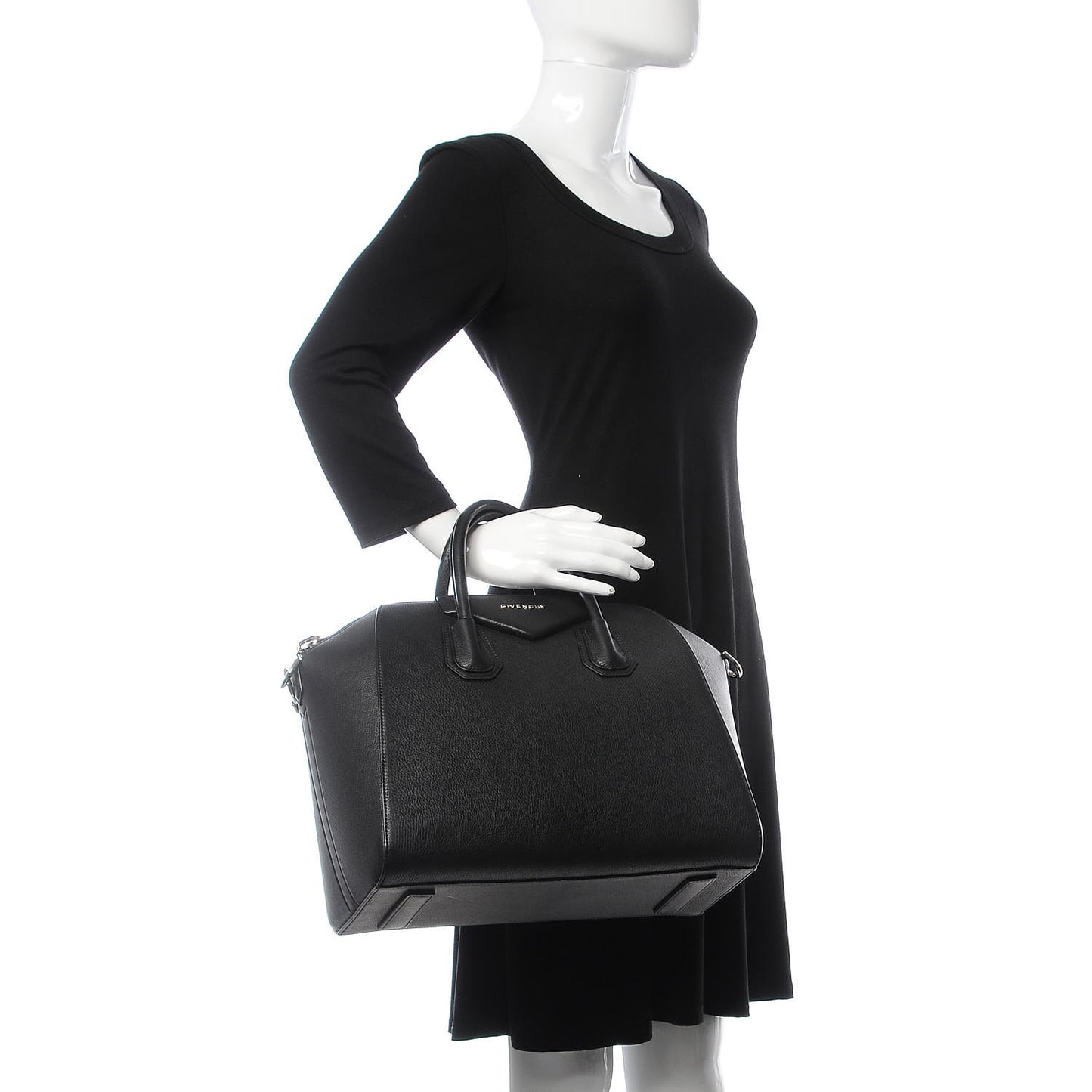 Sugar Goatskin Medium Antigona Black