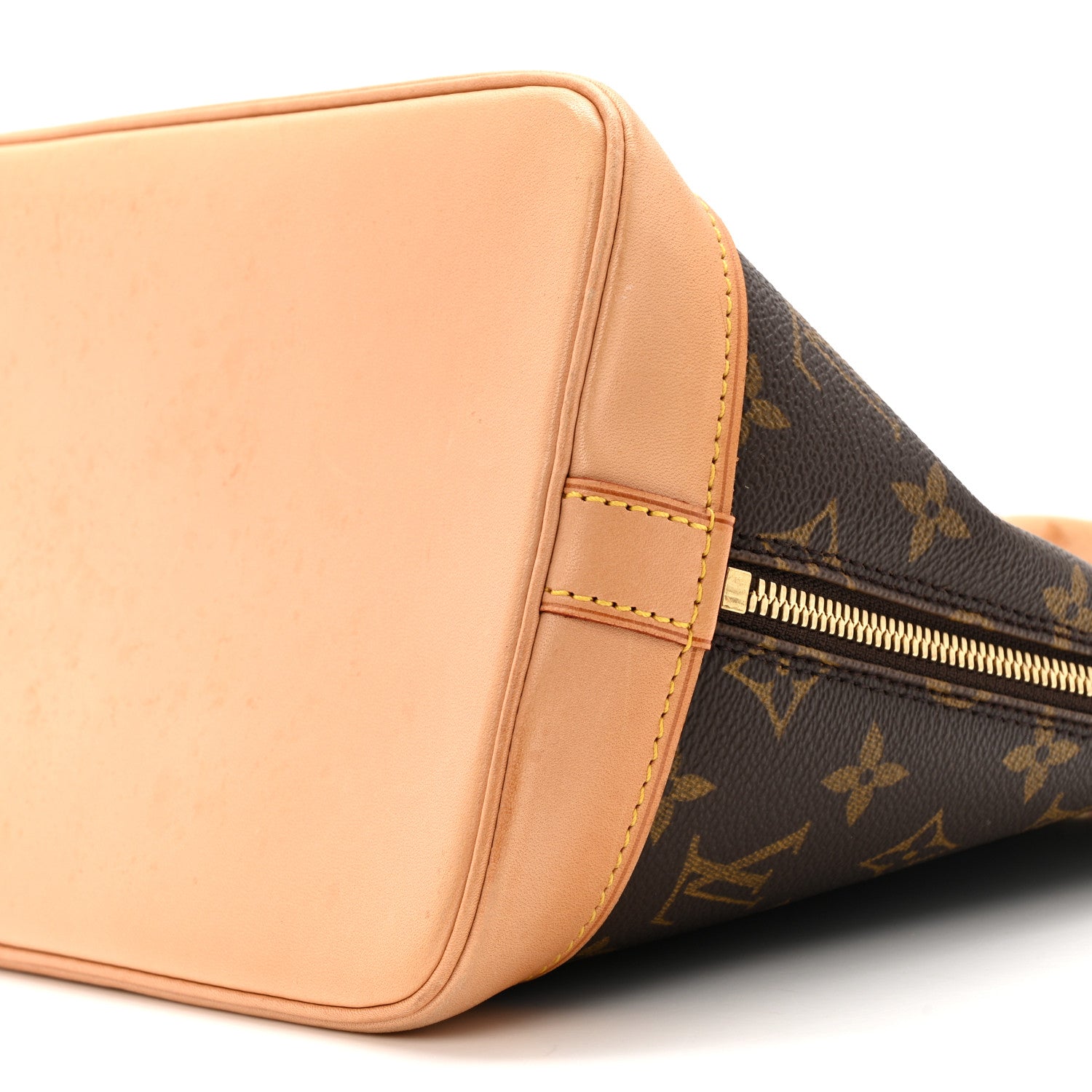 Louis Vuitton Monogram Alma PM 9 of 11