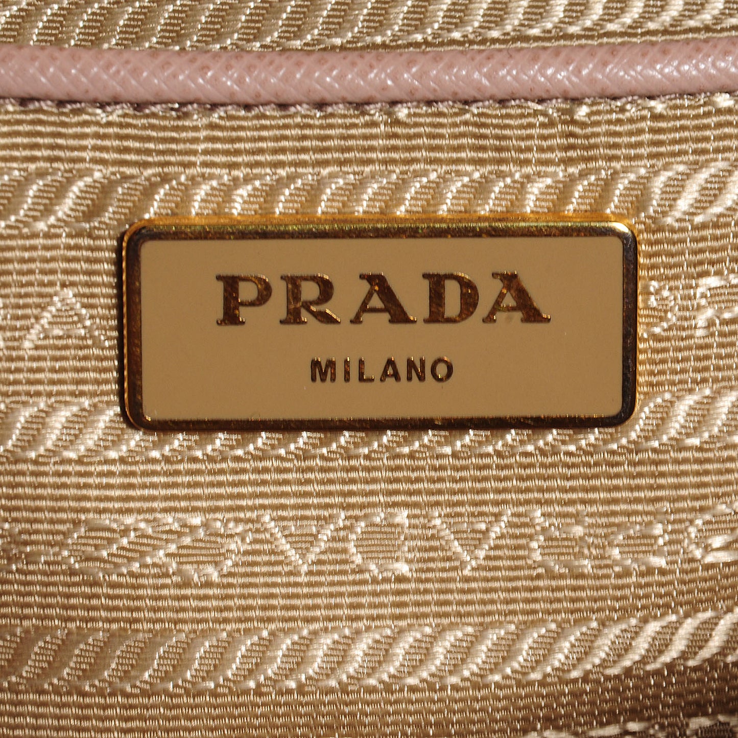 Saffiano Lux Medium Double Zip Tote Cammeo