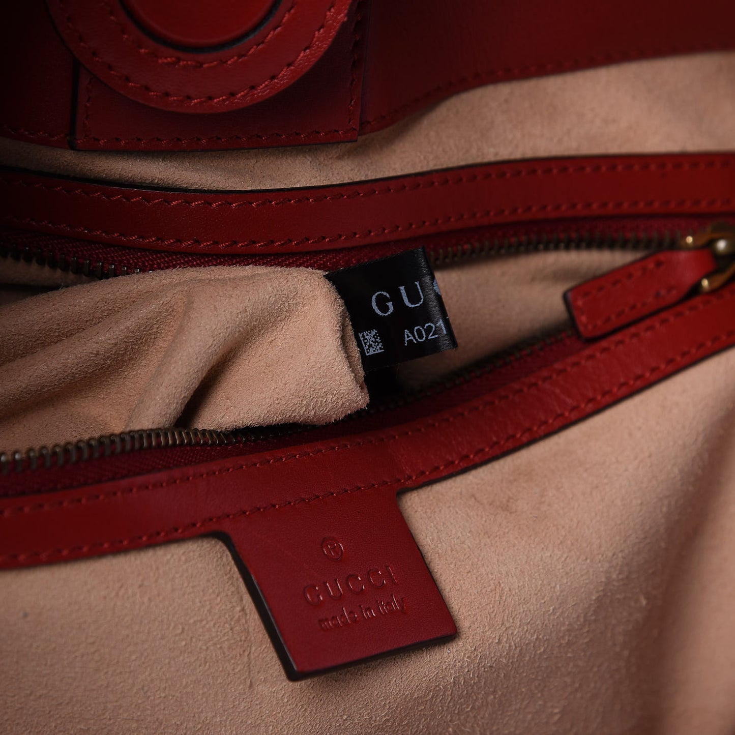 Calfskin Matelasse Medium GG Marmont Shoulder Tote Bag Hibiscus Red
