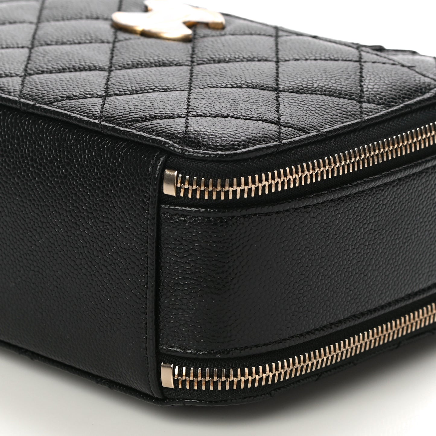 Caviar Quilted Small Pick Me Up Vanity Case Black