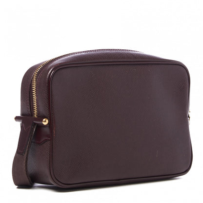 Louis Vuitton Taiga Kaluga Toiletry Pouch Acajou 2 of 7