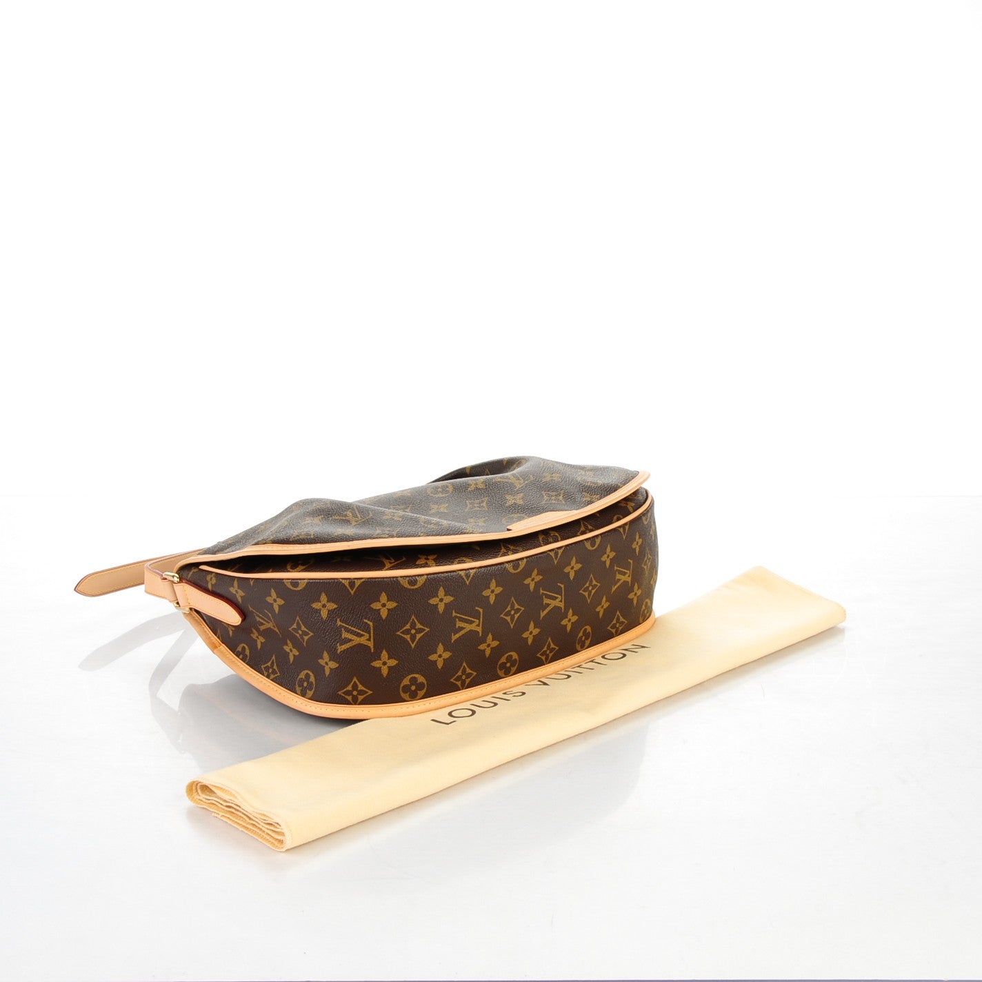 Louis Vuitton Monogram Menilmontant MM 4 of 7