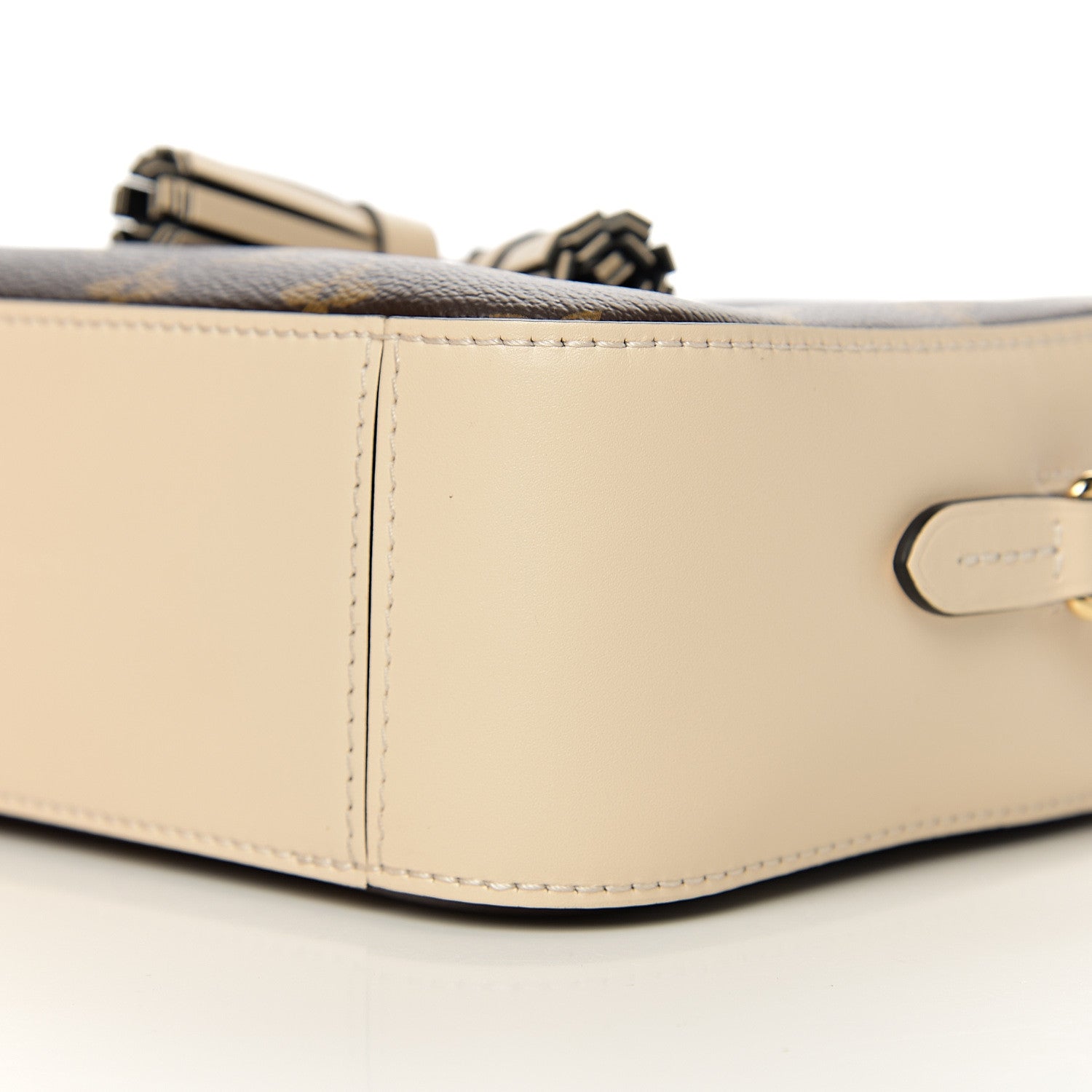 Louis Vuitton Monogram Saintonge Creme 7 of 8