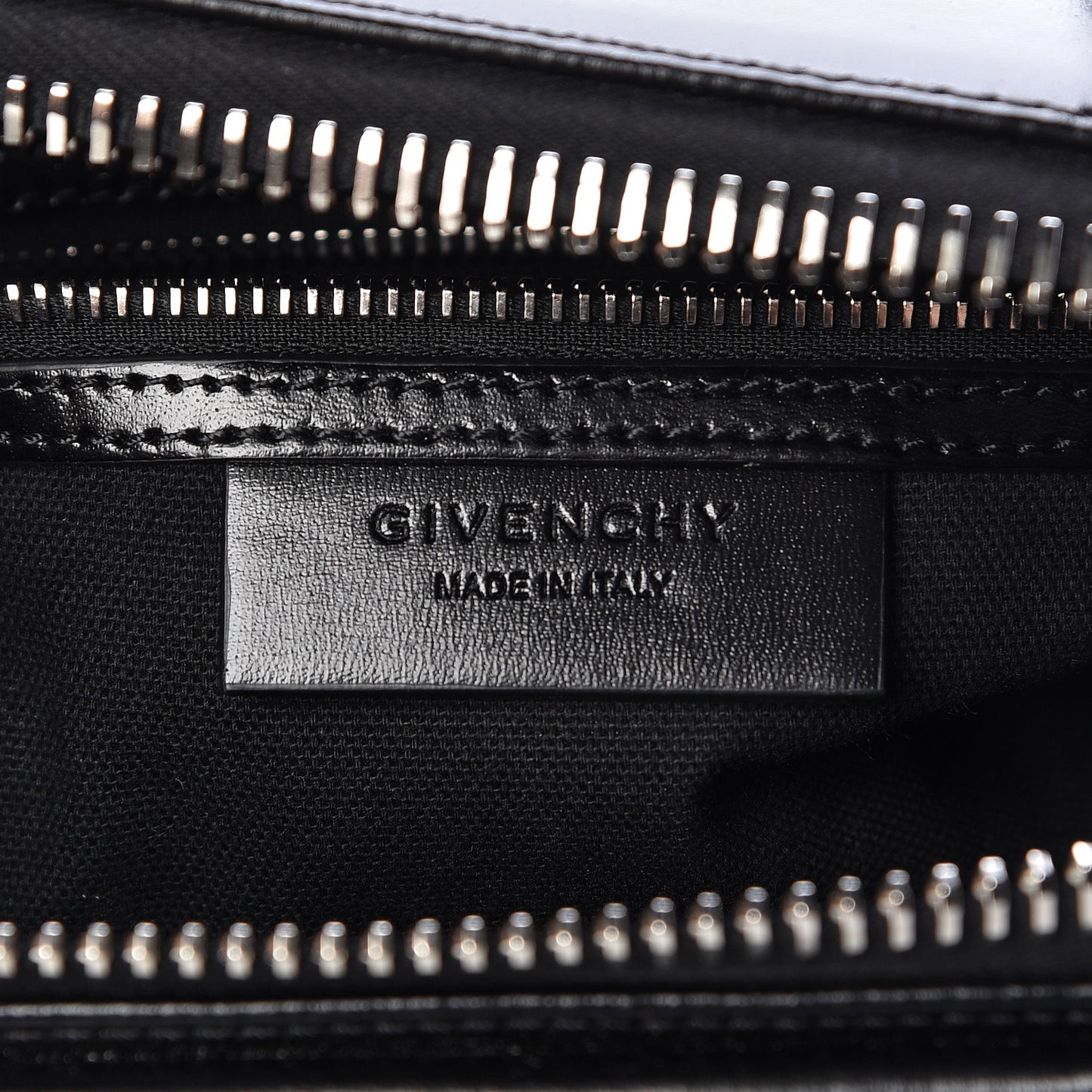 Shiny Lord Calfskin Small Antigona Black
