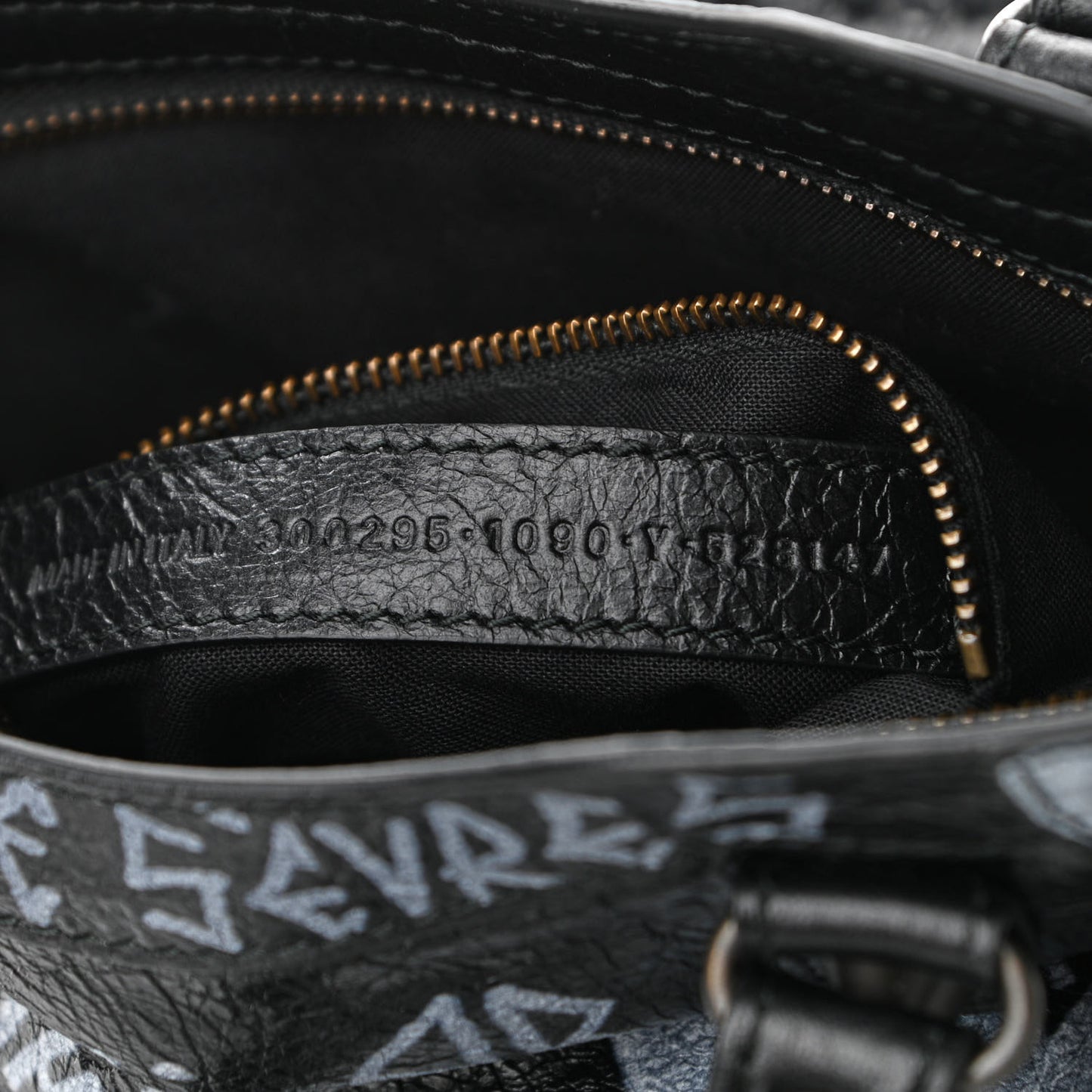 Agneau Arena Graffiti All Over Classic Hardware Mini City Black White