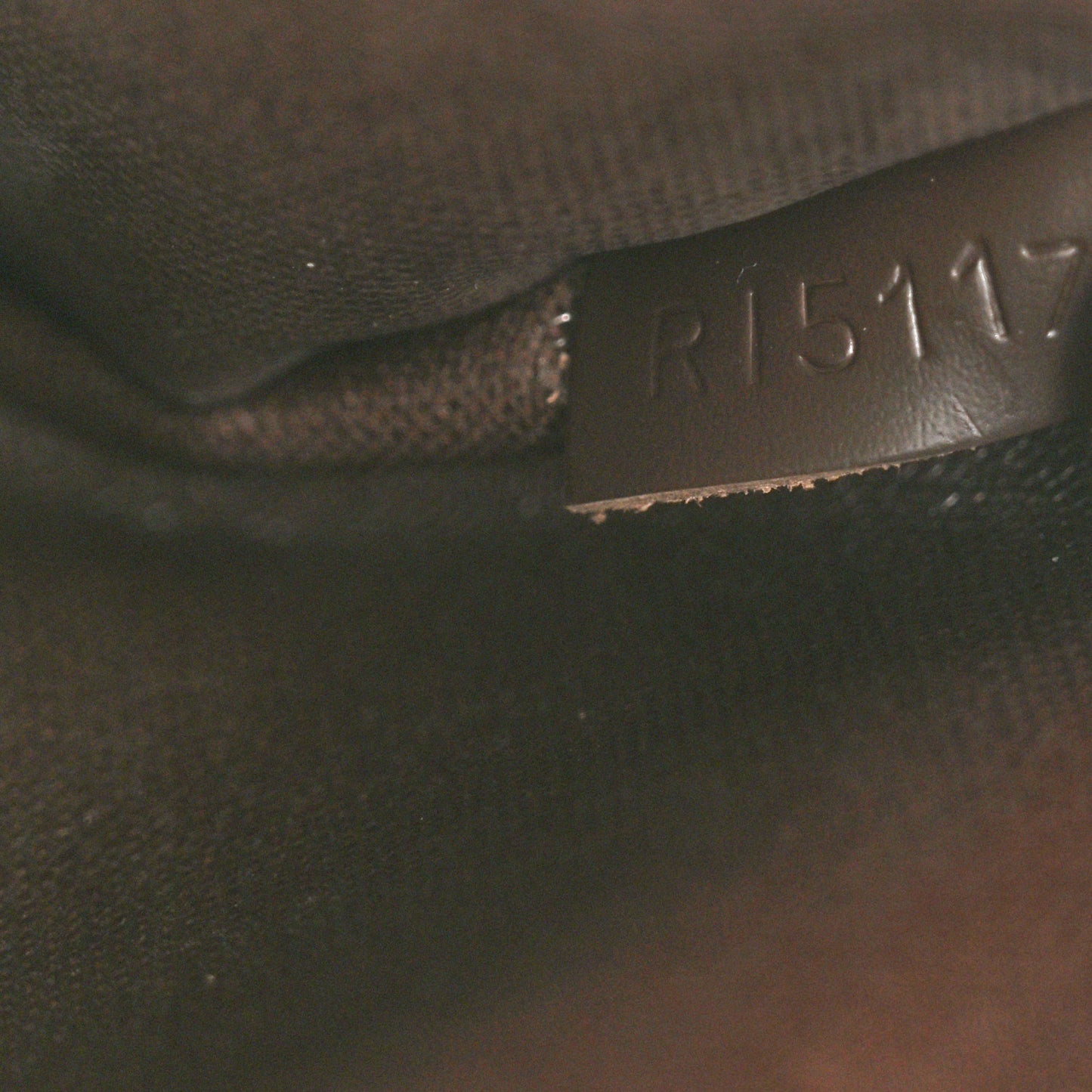 Damier Ebene Toiletry Bag 25