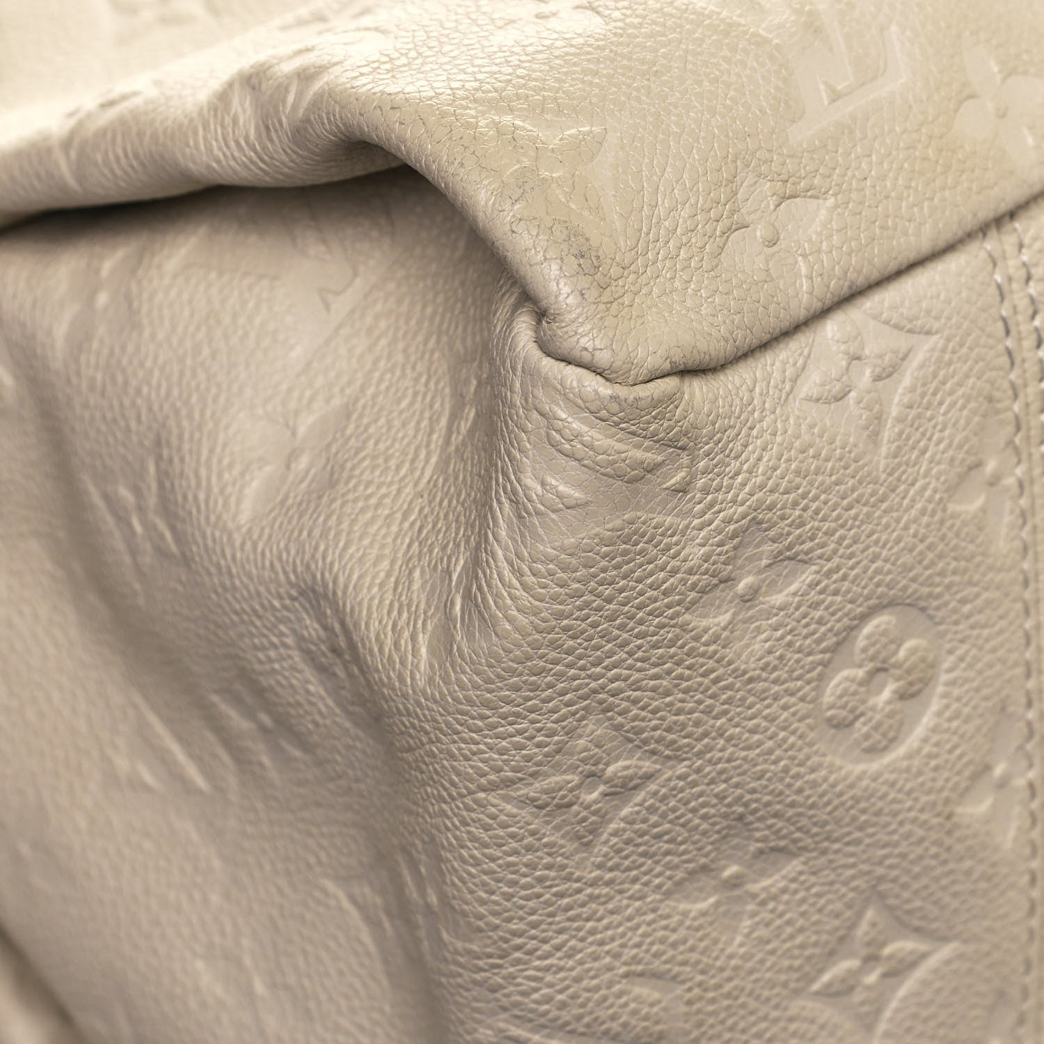 Louis Vuitton Empreinte Artsy MM Neige 9 of 13