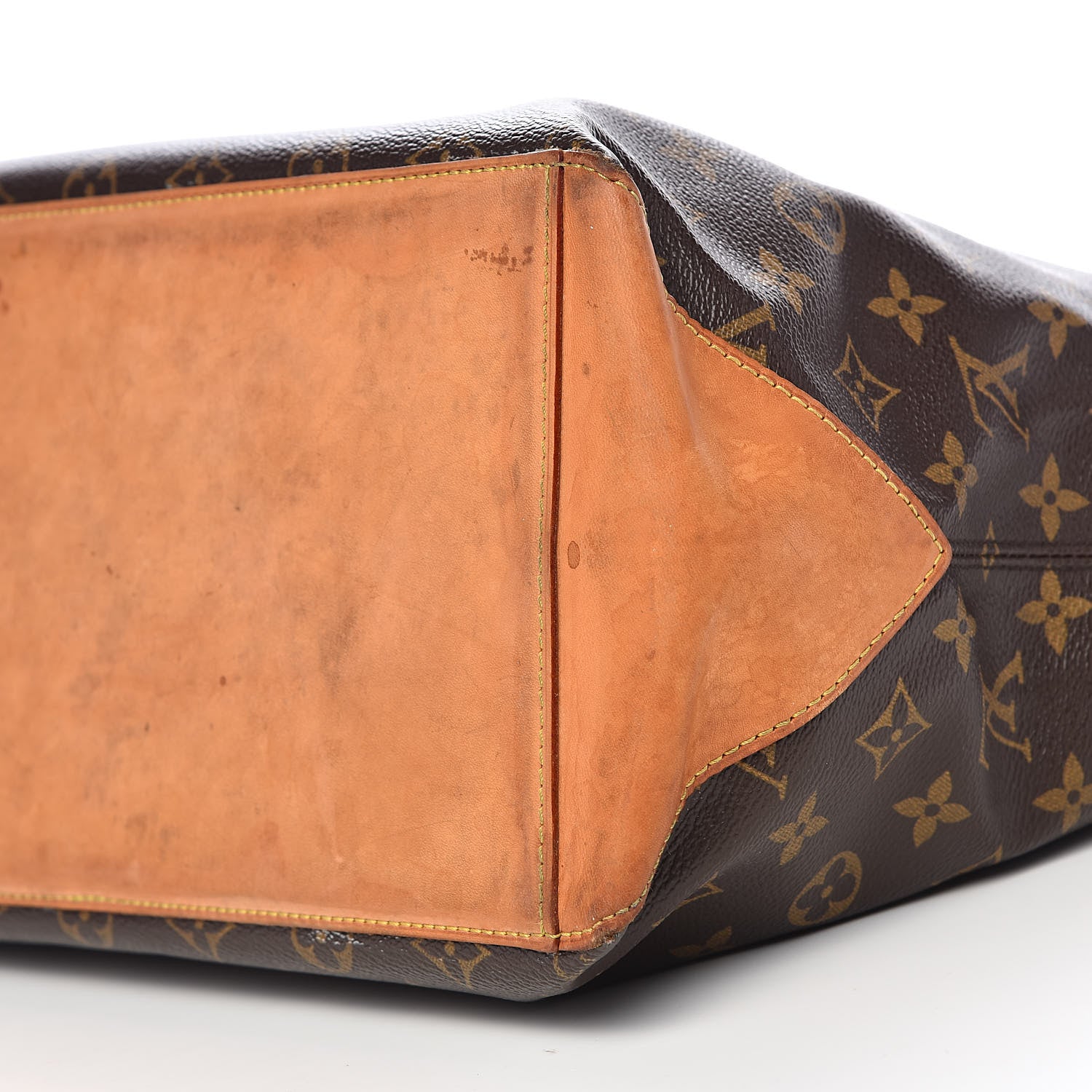 Louis Vuitton Monogram Cabas Mezzo 19 of 22