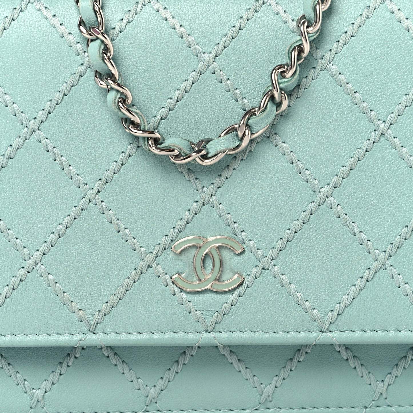 Calfskin Whipstitch Wallet On Chain WOC Green