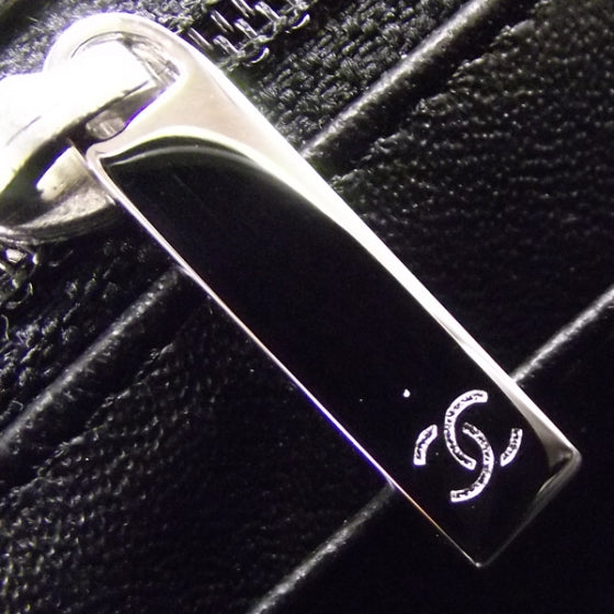 Caviar Jumbo Flap Black