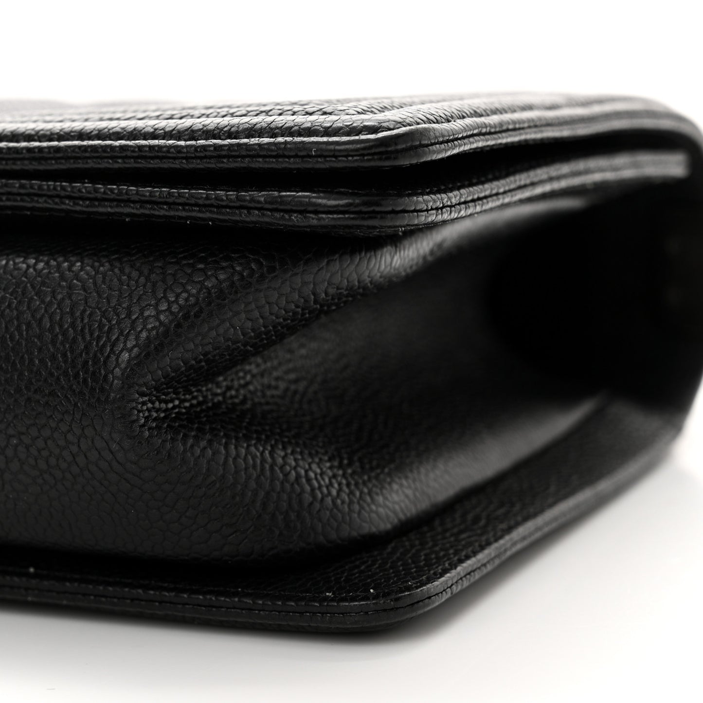 Caviar Quilted Medium Boy Flap Black