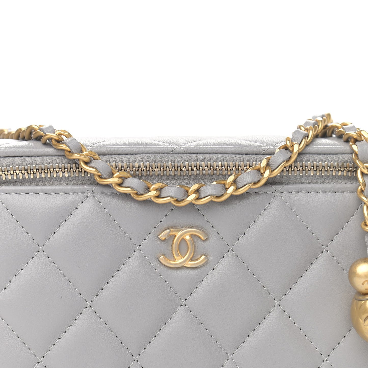 Lambskin Quilted Small Pearl Crush Vanity Case With Chain Grey