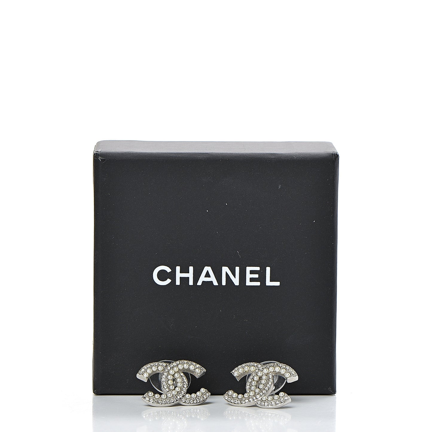 Pearl Crystal CC Snow Palace Earrings Silver