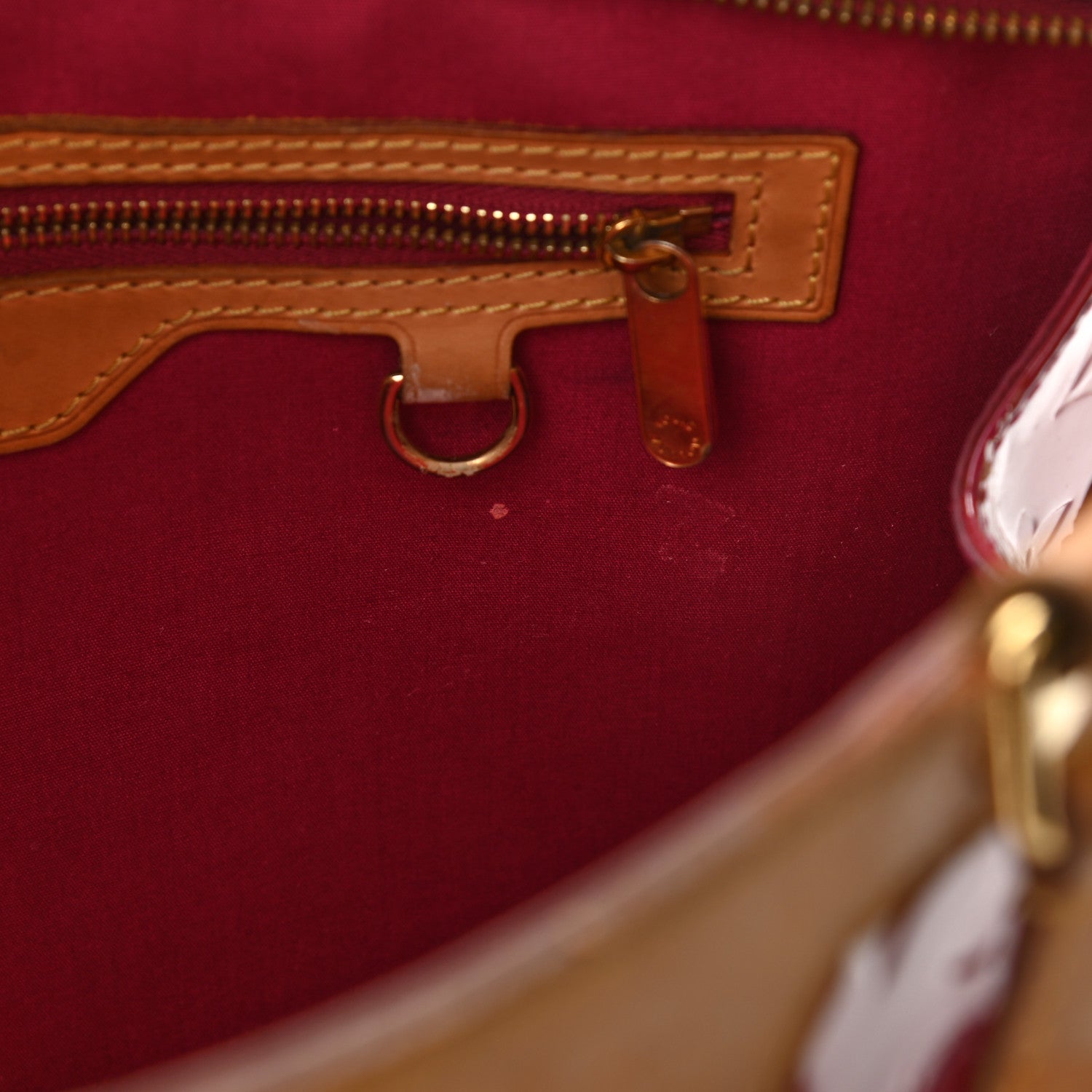 Louis Vuitton Vernis Brea MM Rose Litchi 15 of 15