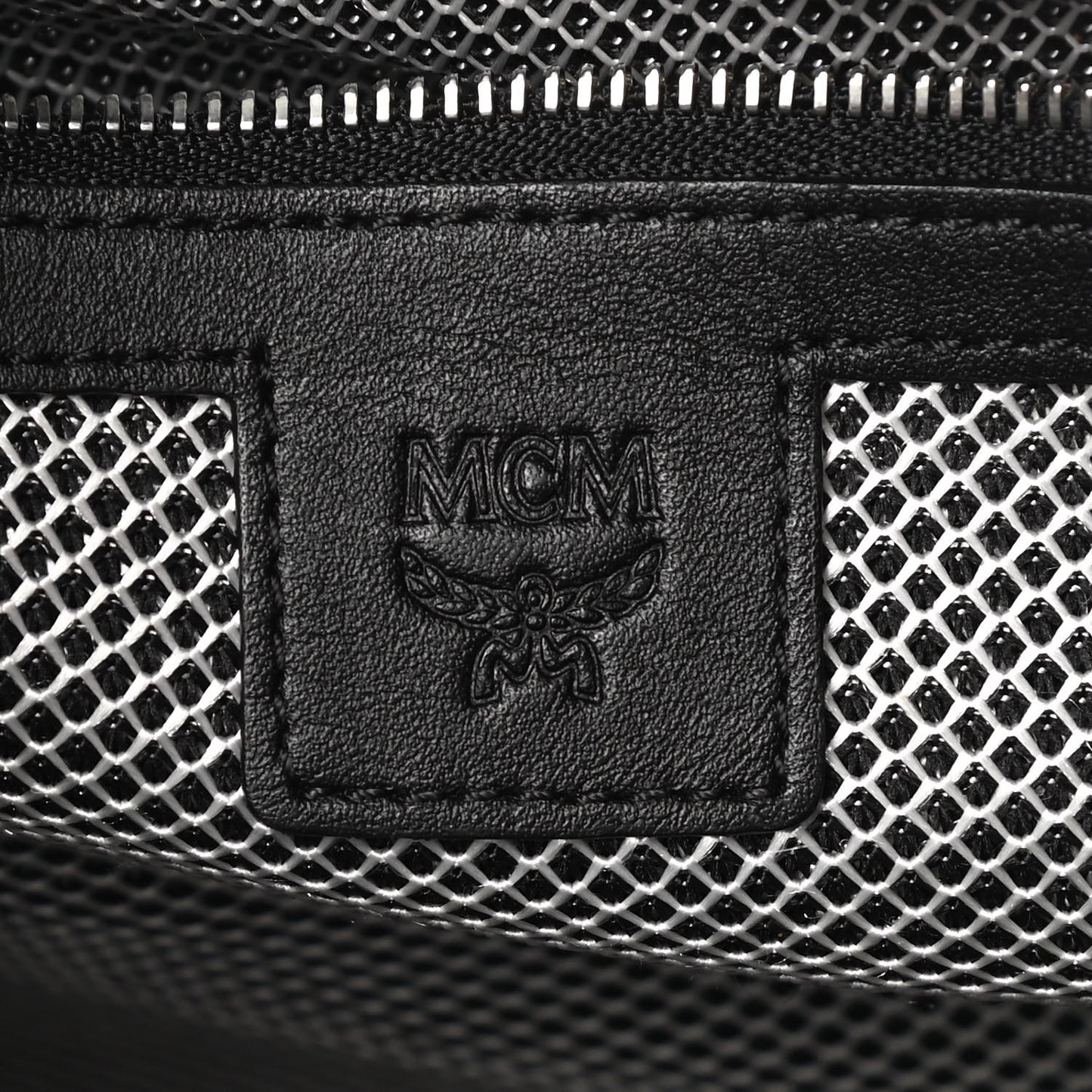 Visetos Medium Zip Pouch Red