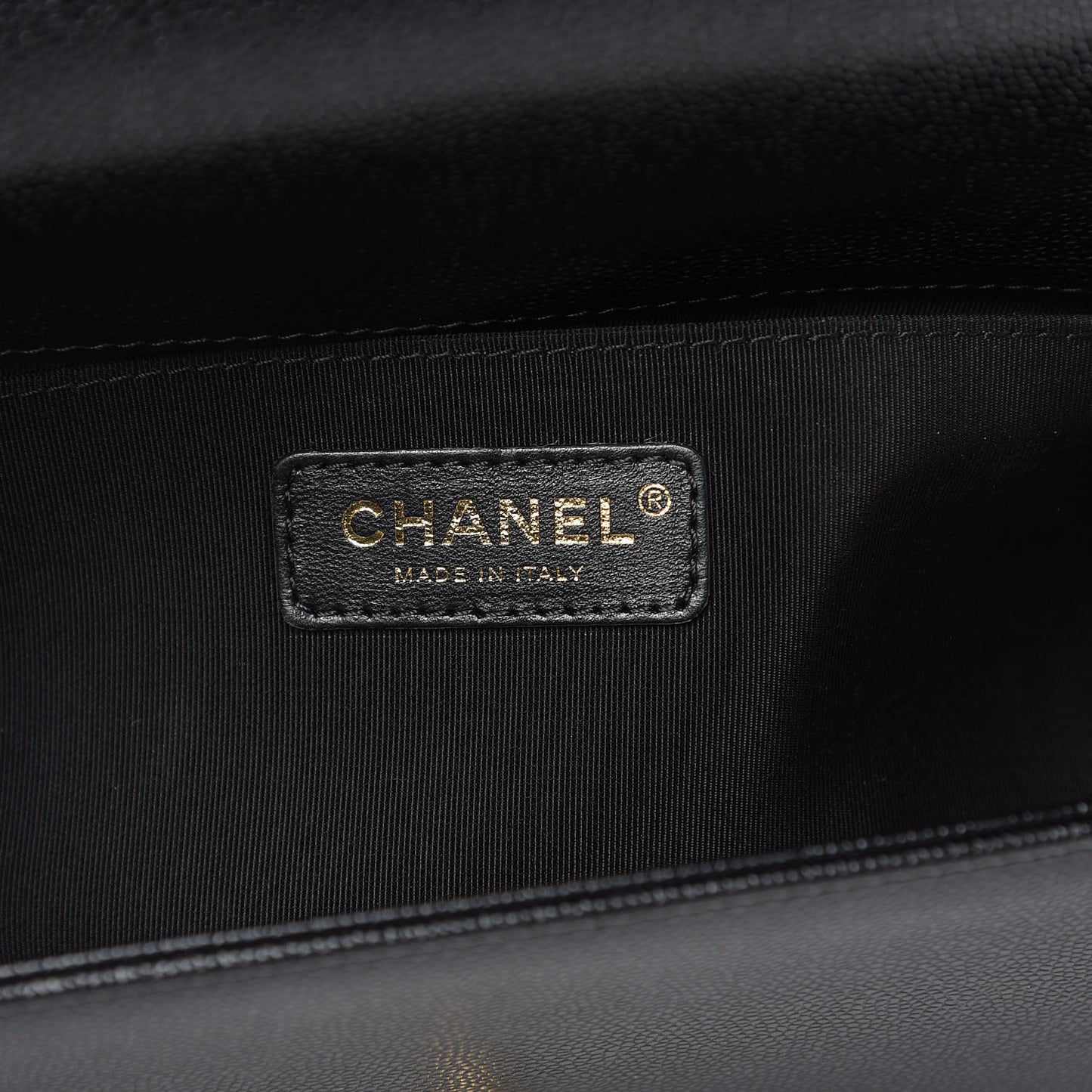 Caviar Chevron Quilted Medium Boy Flap Black