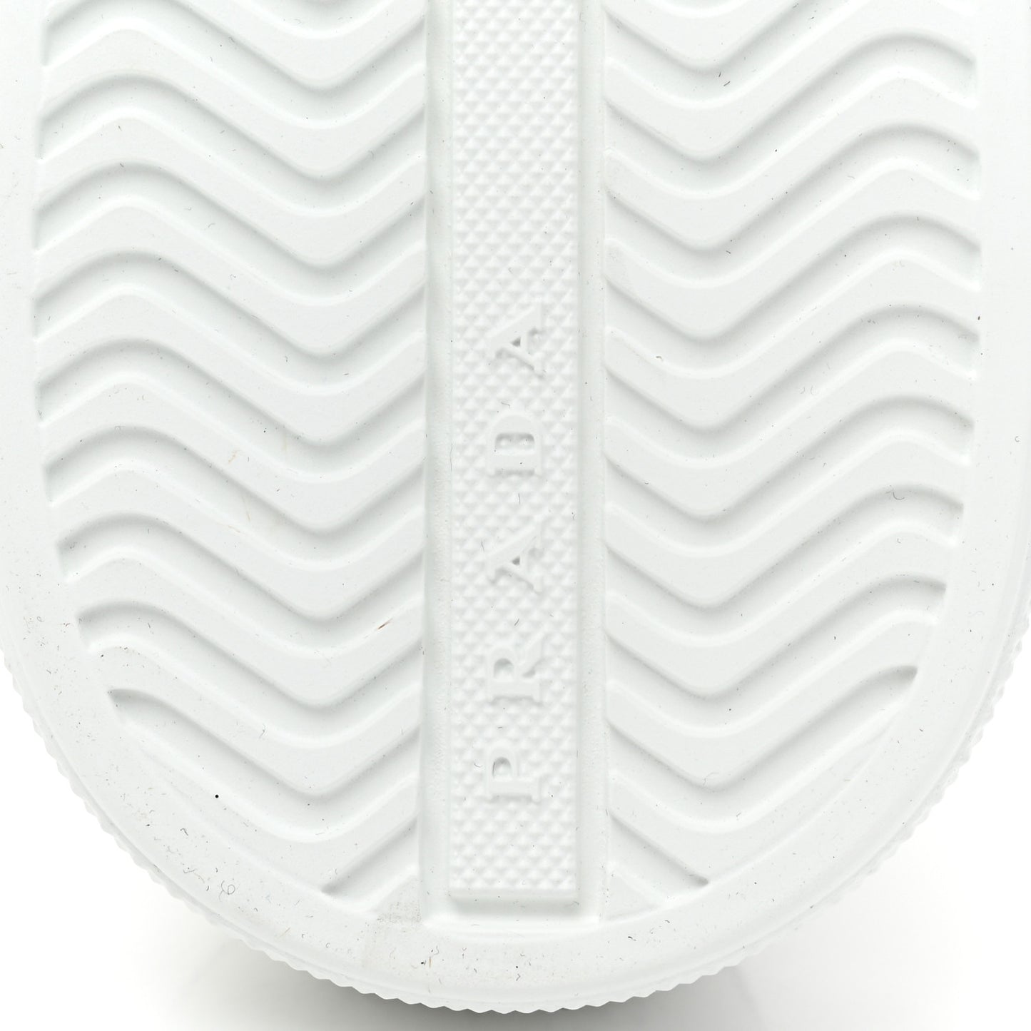 Vitello Soft Rubber Triangle Logo Womens Low Top 40mm Sneakers 38.5 White