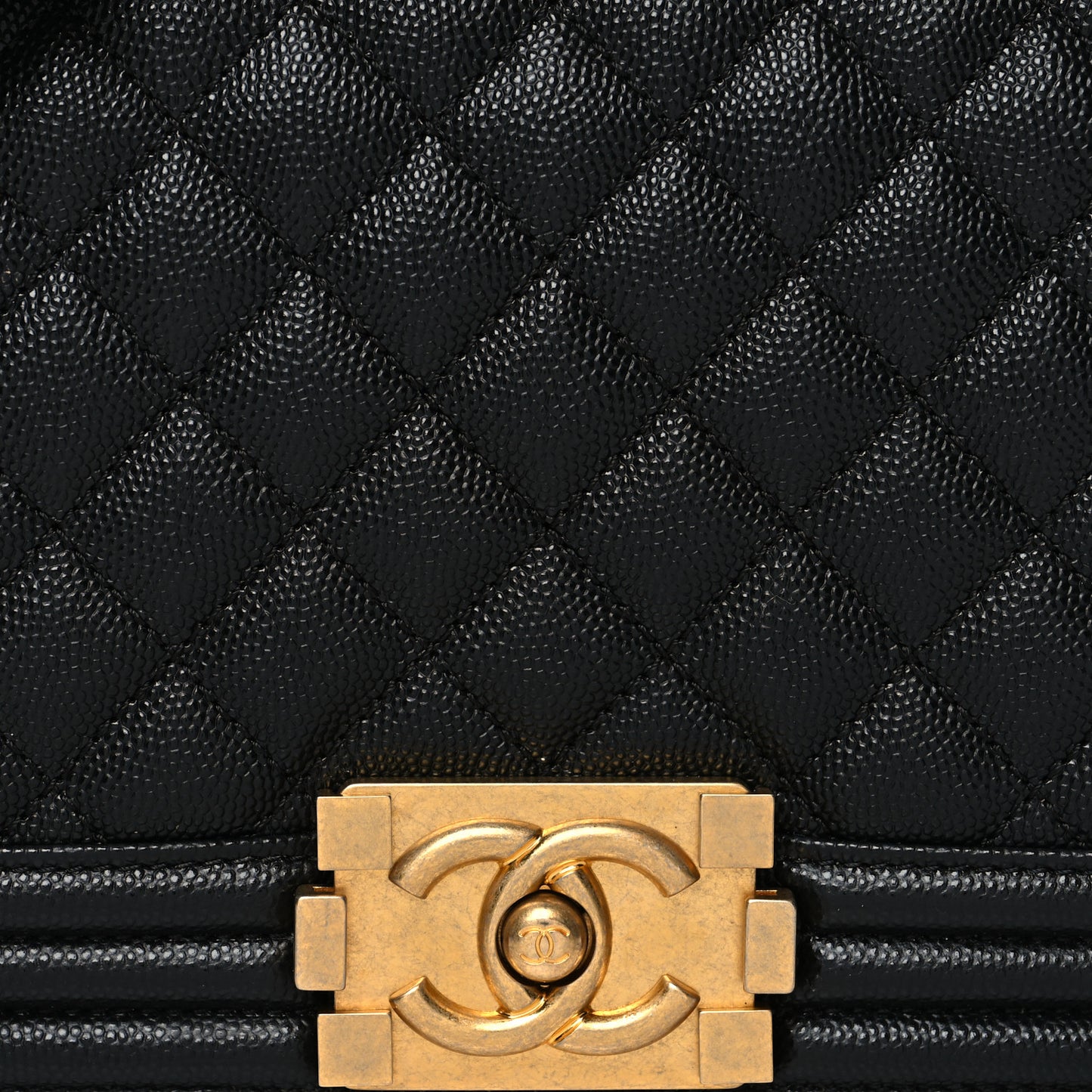 Caviar Quilted Medium Boy Flap Black