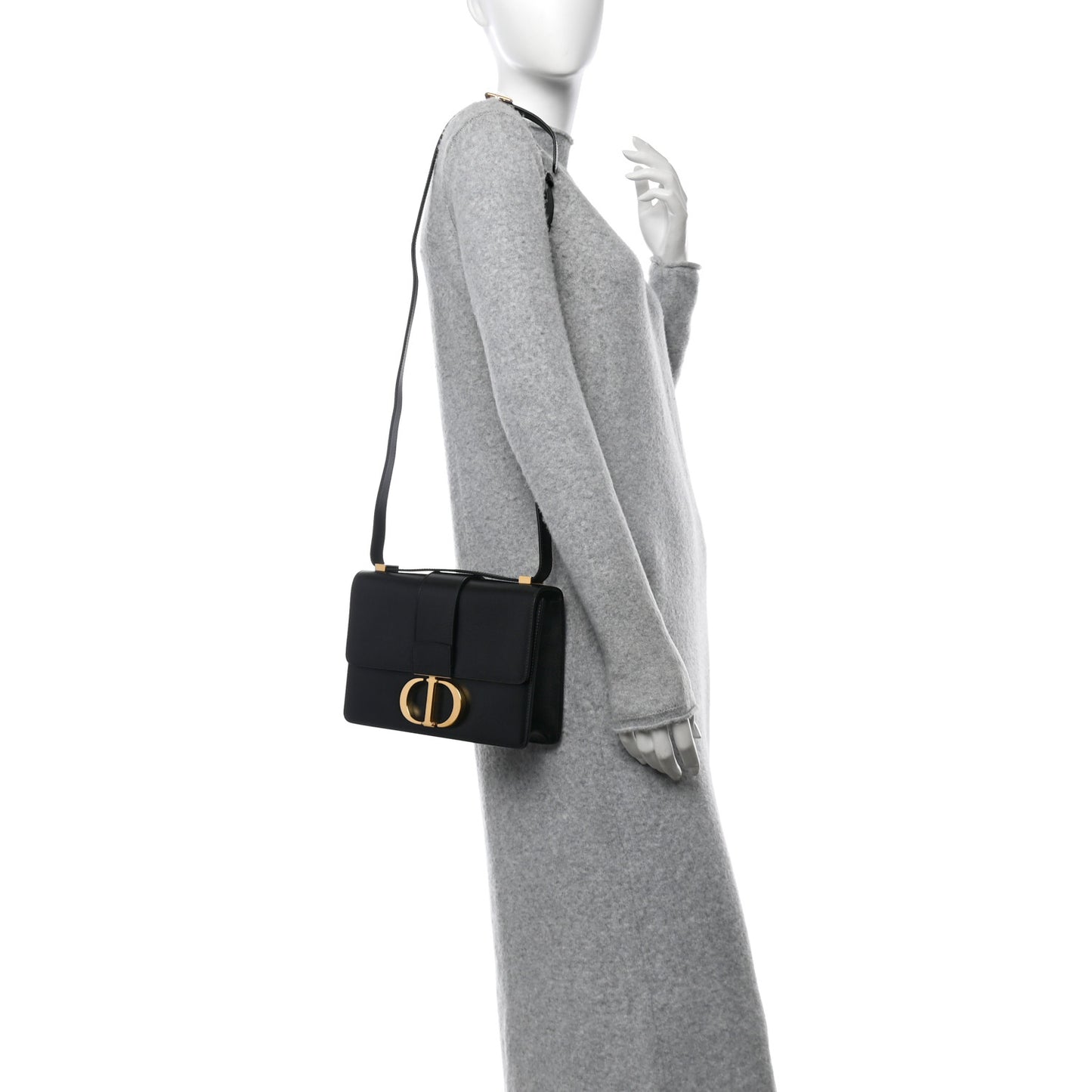 Box Calfskin 30 Montaigne Flap Bag Black