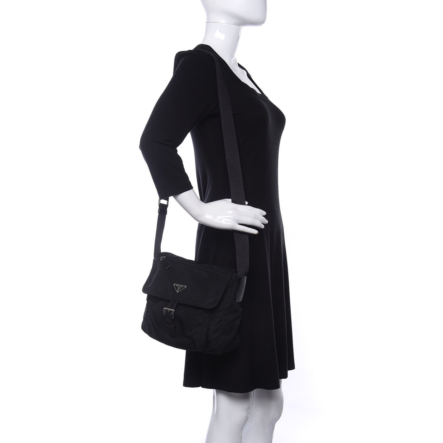 Nylon Vela Messenger Black