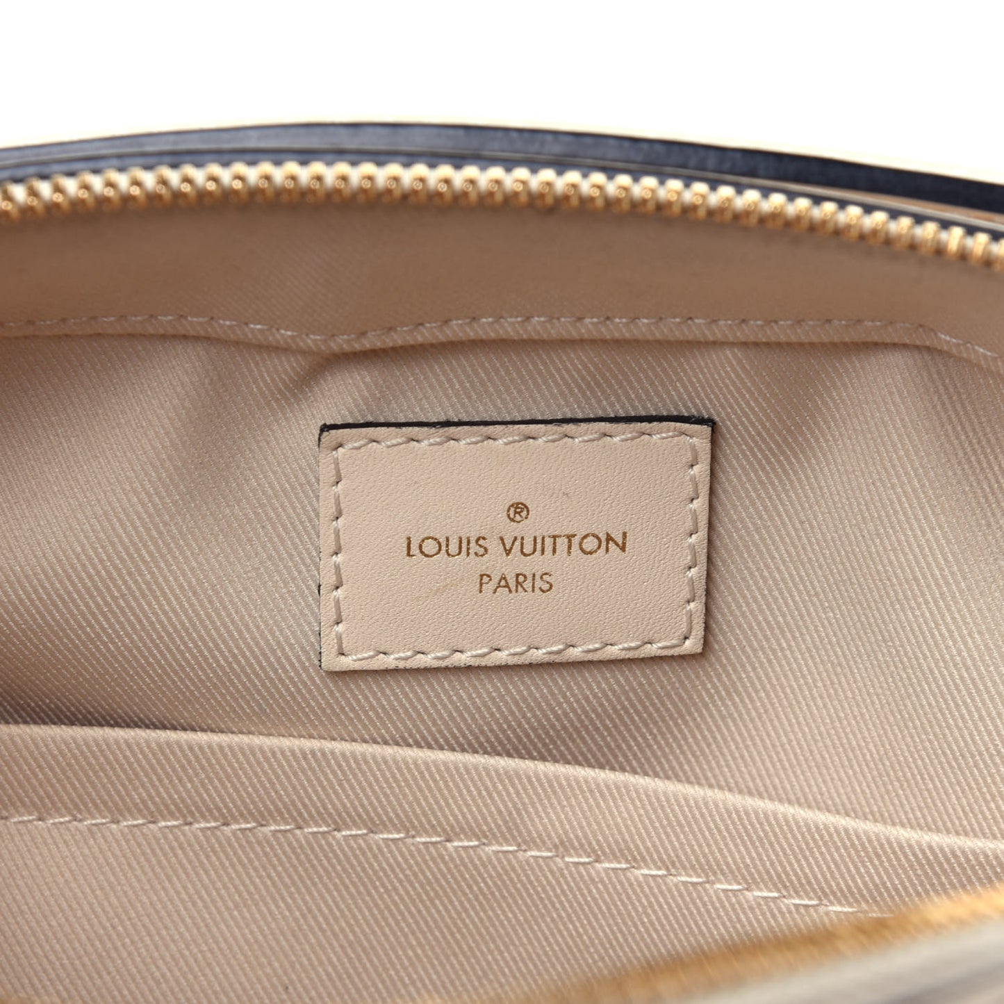 Monogram Saintonge Creme
