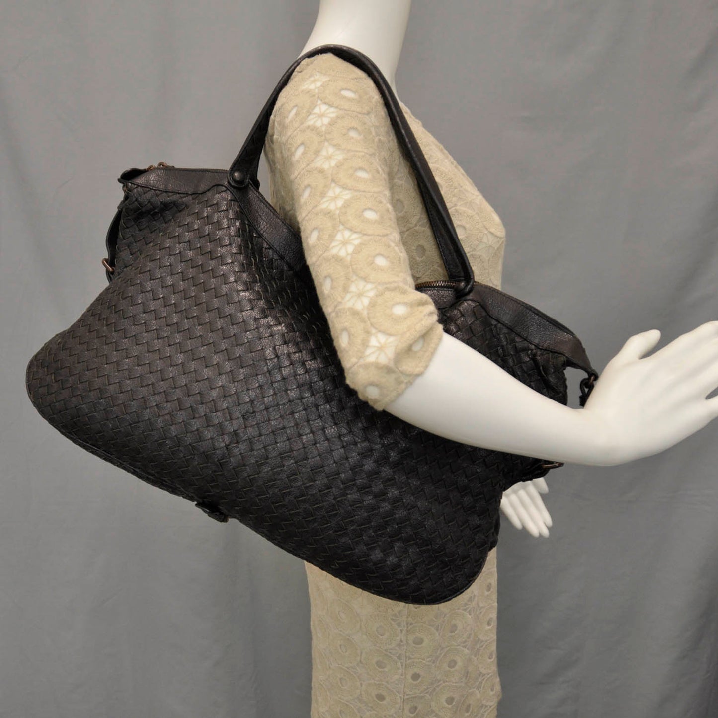 Woven Goatskin Matita East West Belly Bag Nero