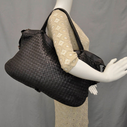 Bottega Veneta Woven Goatskin Matita East West Belly Bag Nero 2 of 7