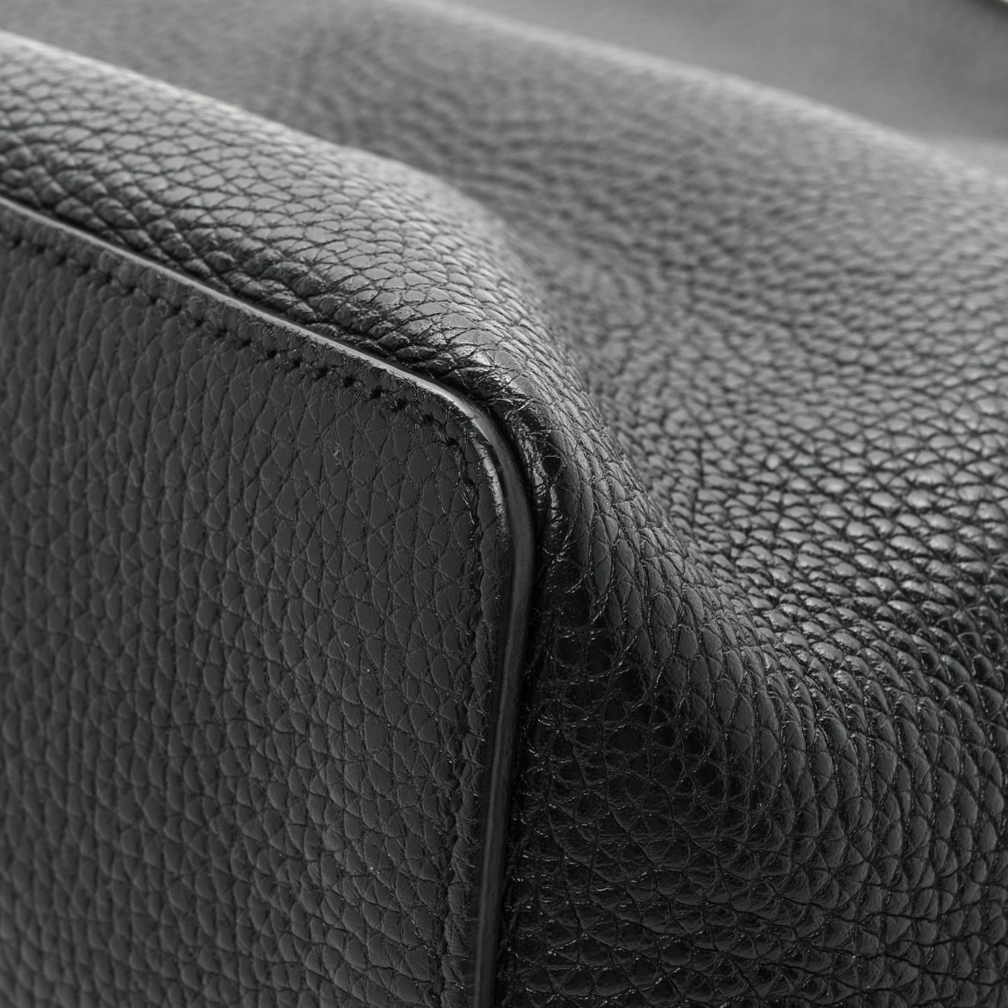 Pebbled Calfskin Large Soho Hobo Black