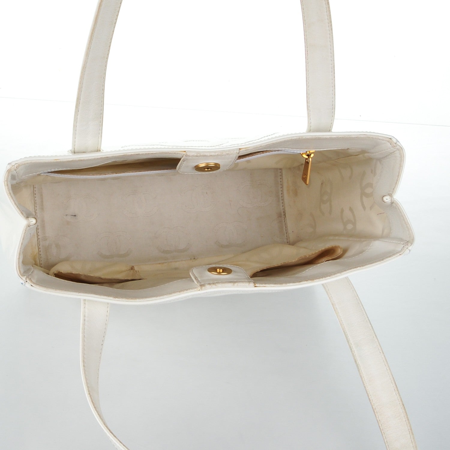 Chanel Patent CC Tote White 5 of 21
