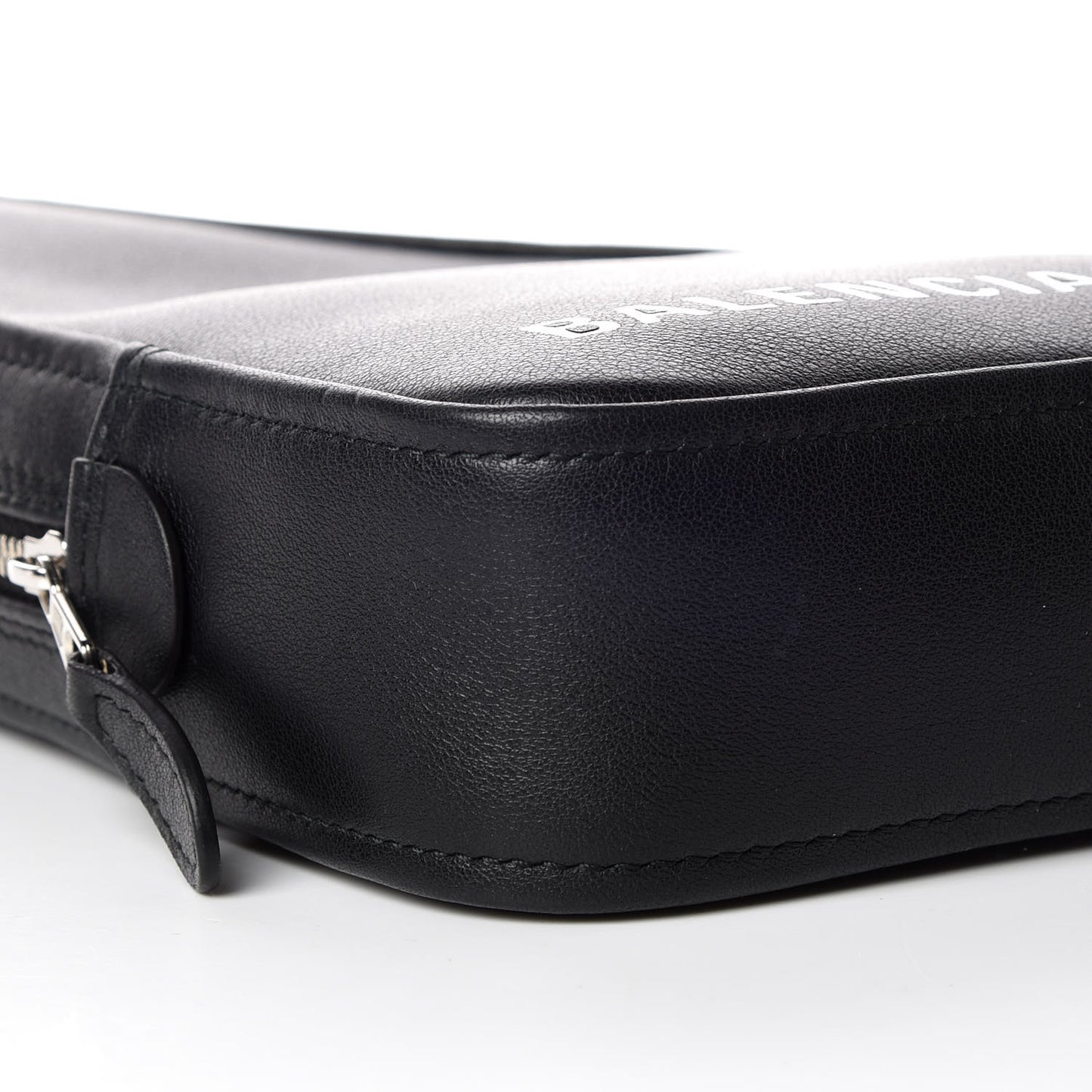 Calfskin M Triangle Pouch Black