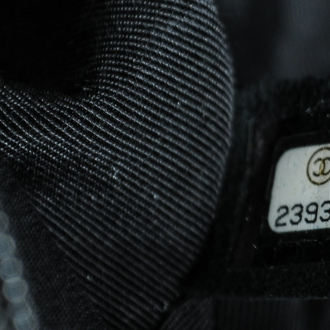 Caviar Quilted Medium Boy Flap Black