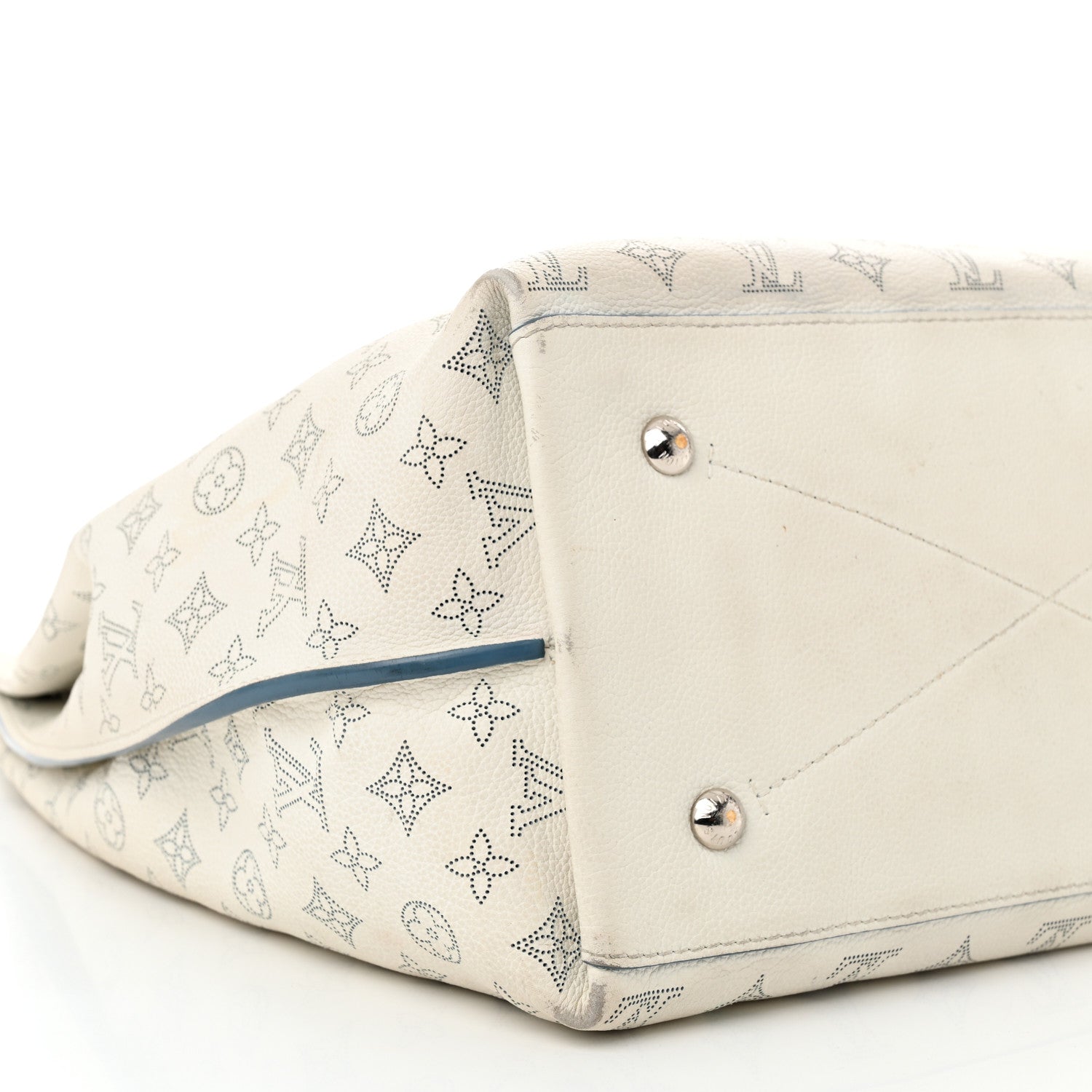 Louis Vuitton Mahina Carmel Hobo Snow 8 of 14