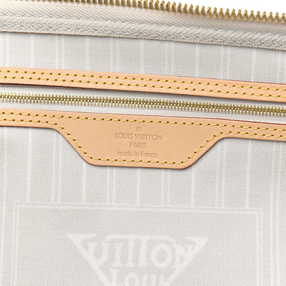 Louis Vuitton Monogram Giant By The Pool Keepall Bandouliere 45 Brume 5 of 11