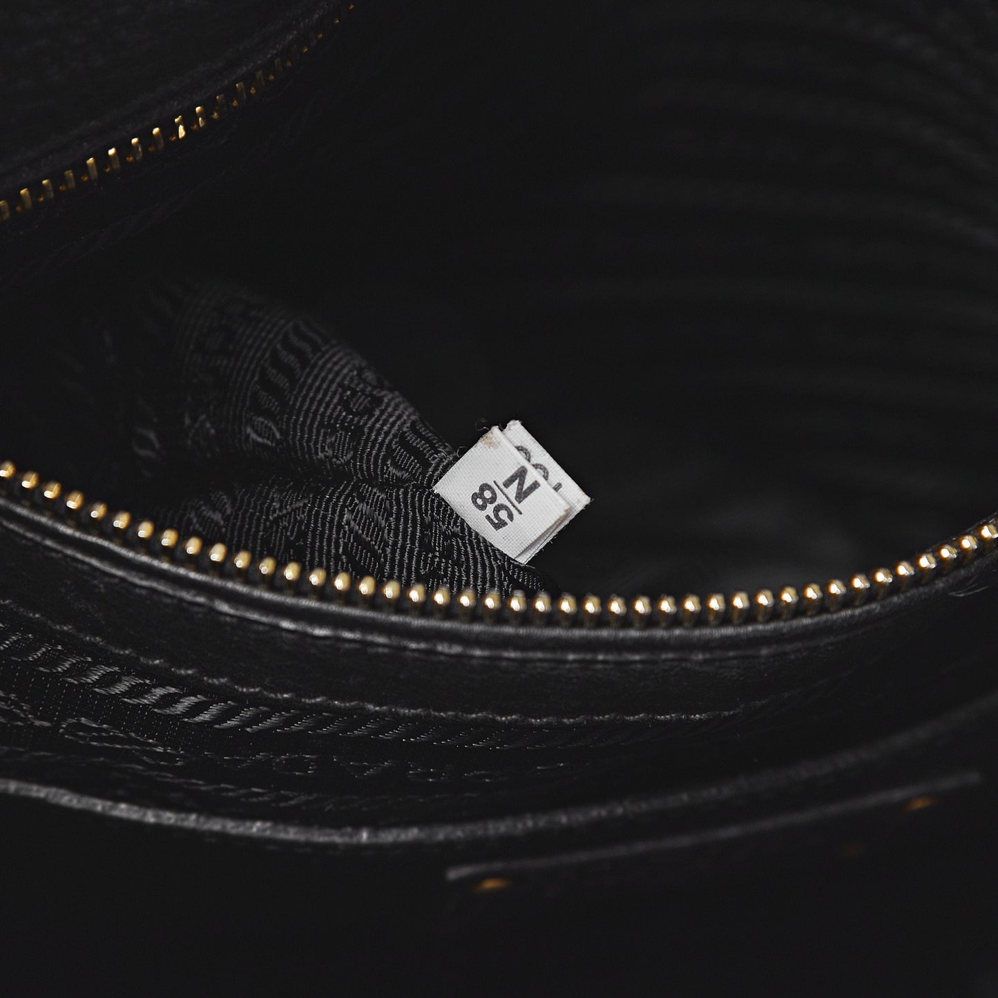 Vitello Daino Tote Black