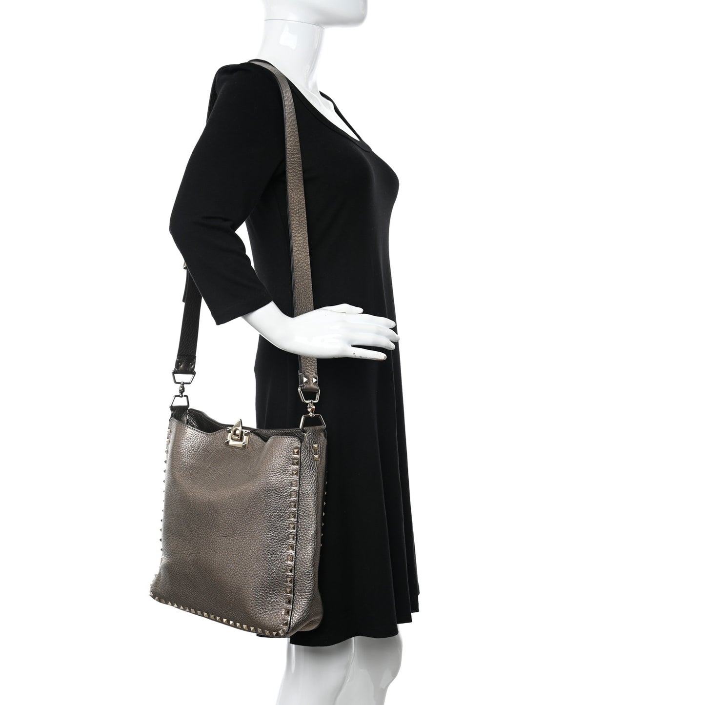 Metallic Pebbled Calfskin Large Rockstud Flip-Lock Messenger Bag Sasso