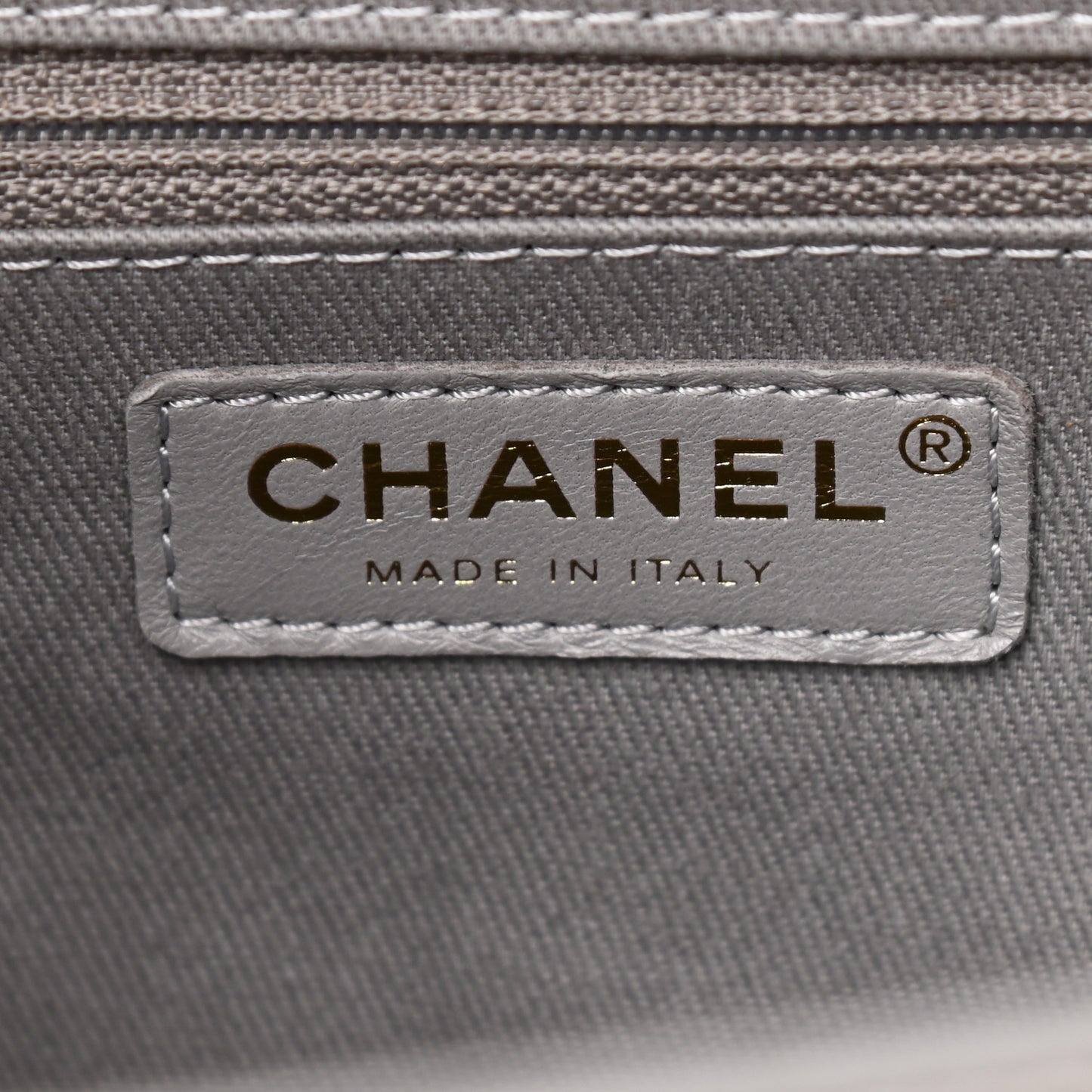Caviar Quilted Medium Business Affinity Flap Grey